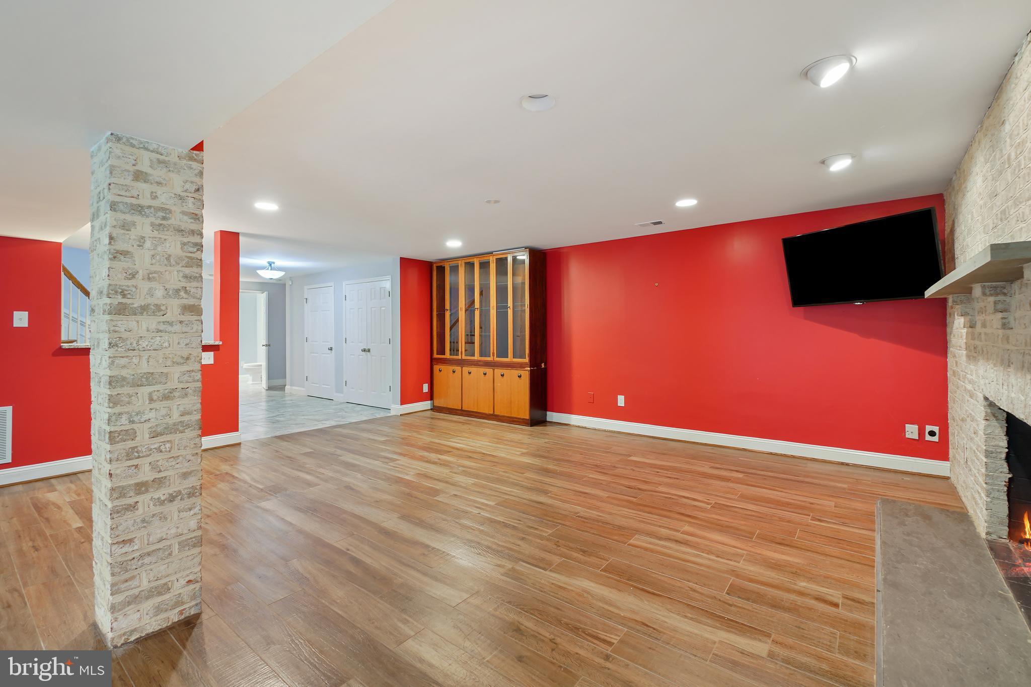 LAKE POTOMAC - Residential