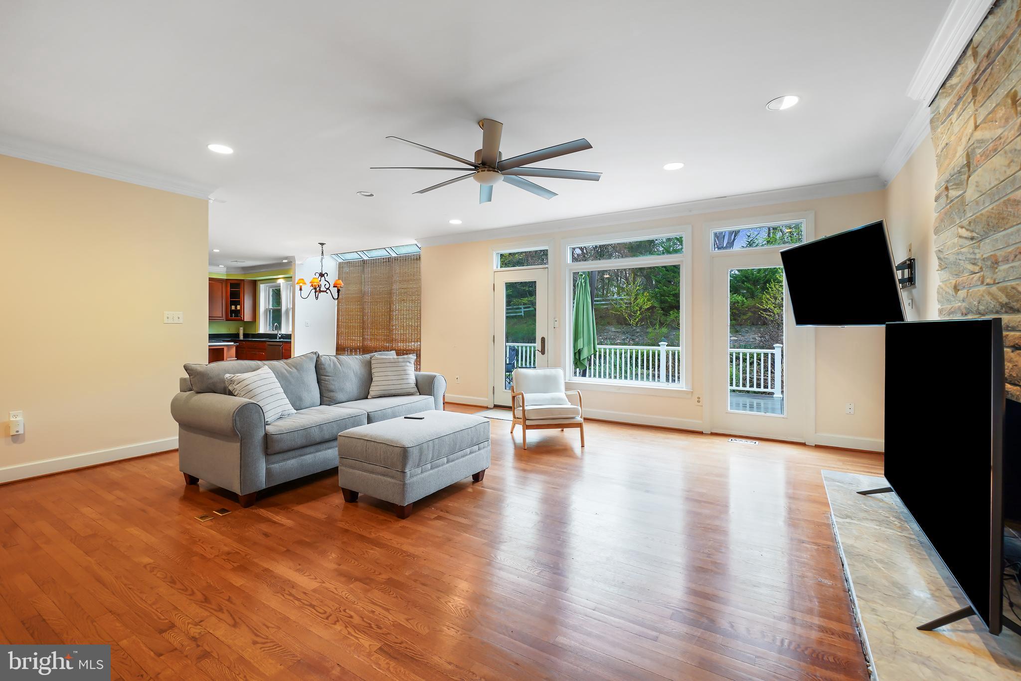 LAKE POTOMAC - Residential