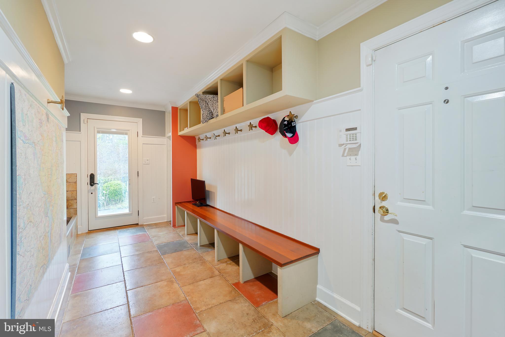 LAKE POTOMAC - Residential