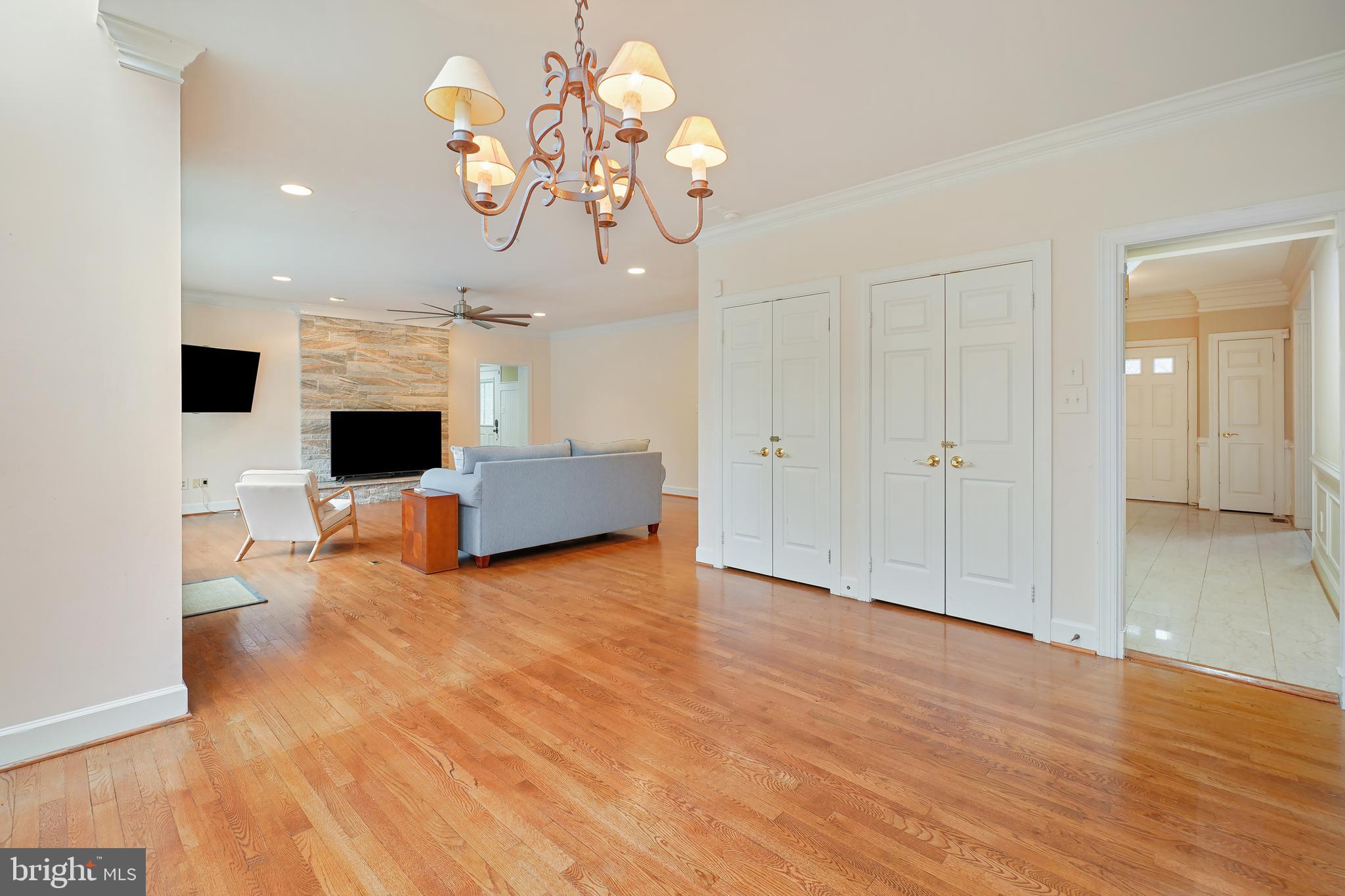 LAKE POTOMAC - Residential