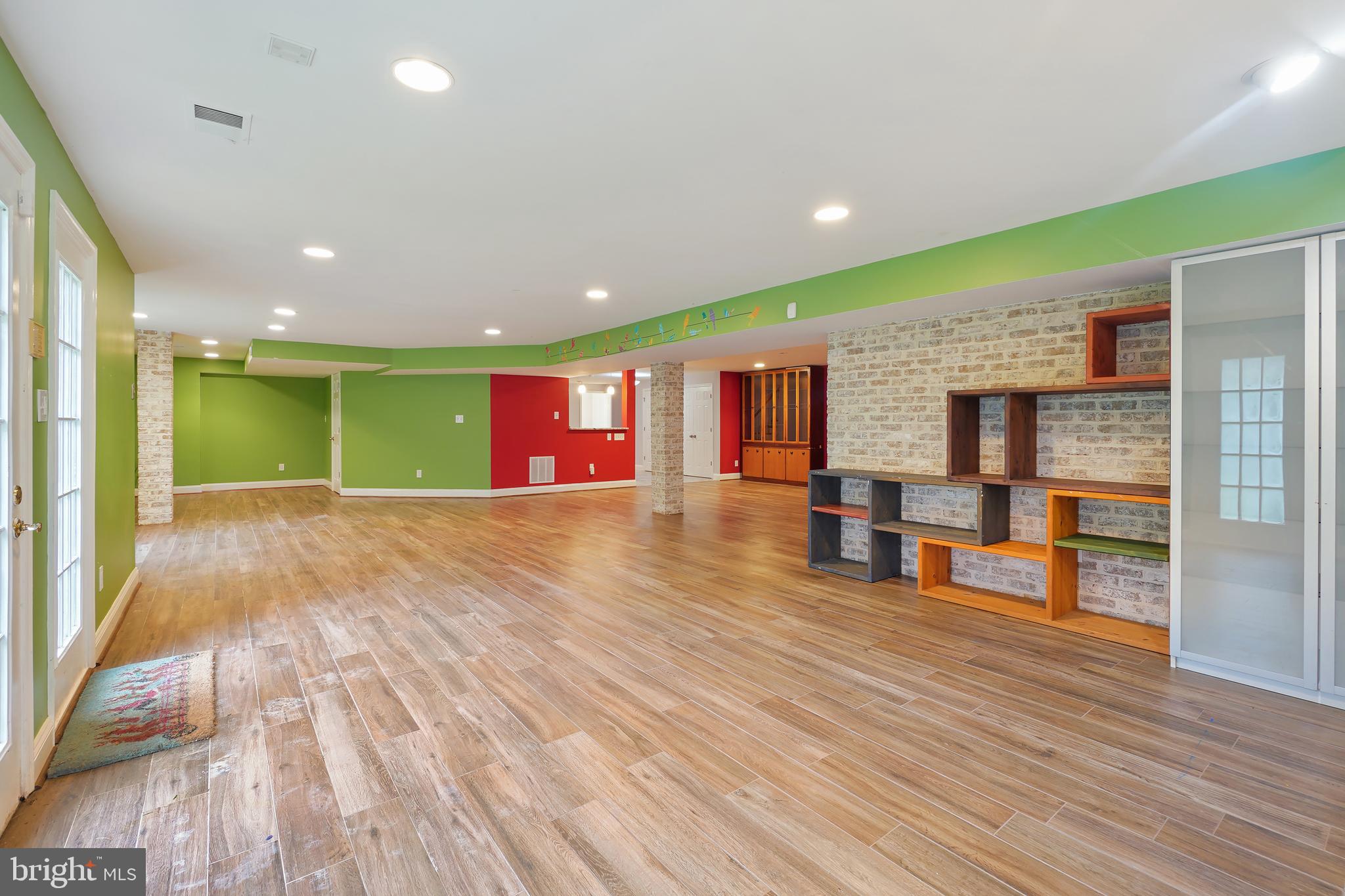 LAKE POTOMAC - Residential