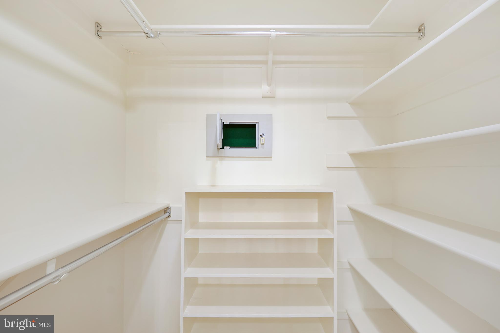 LAKE POTOMAC - Residential