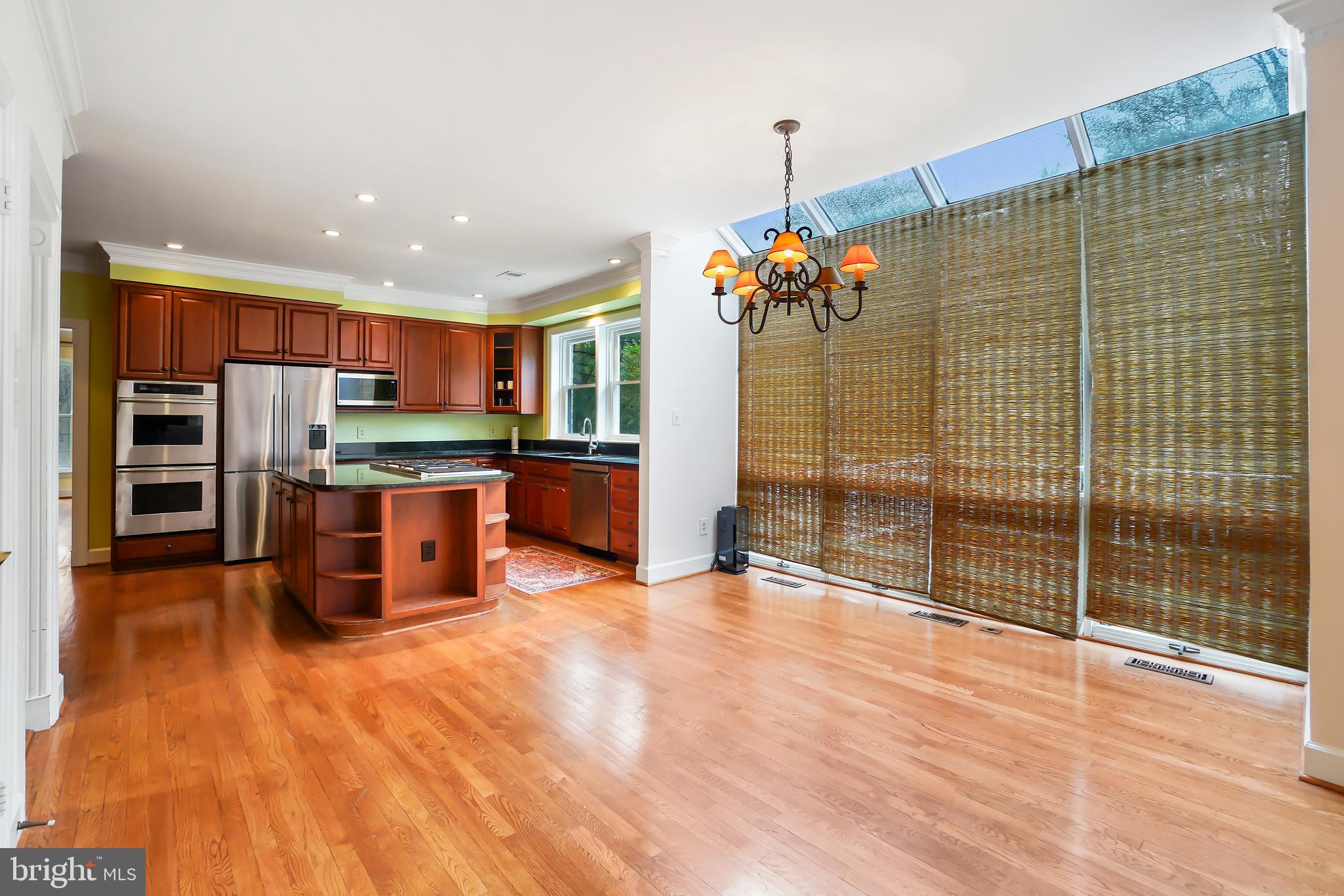 LAKE POTOMAC - Residential