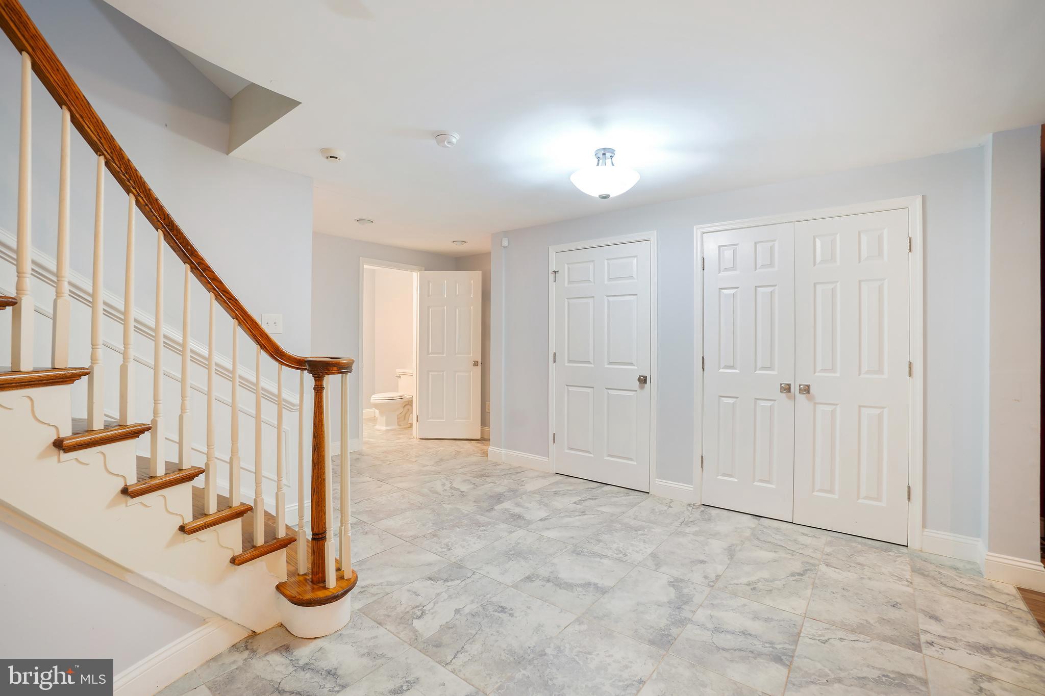 LAKE POTOMAC - Residential