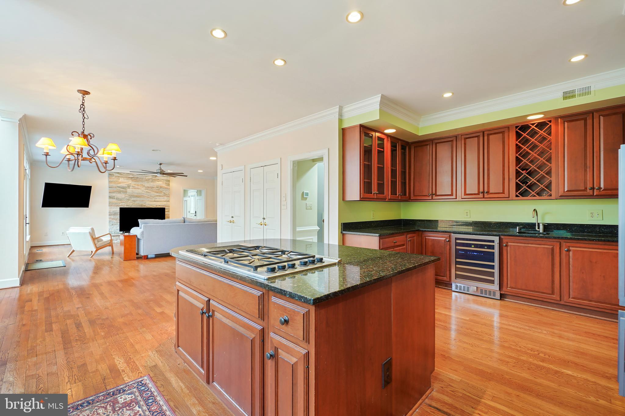 LAKE POTOMAC - Residential