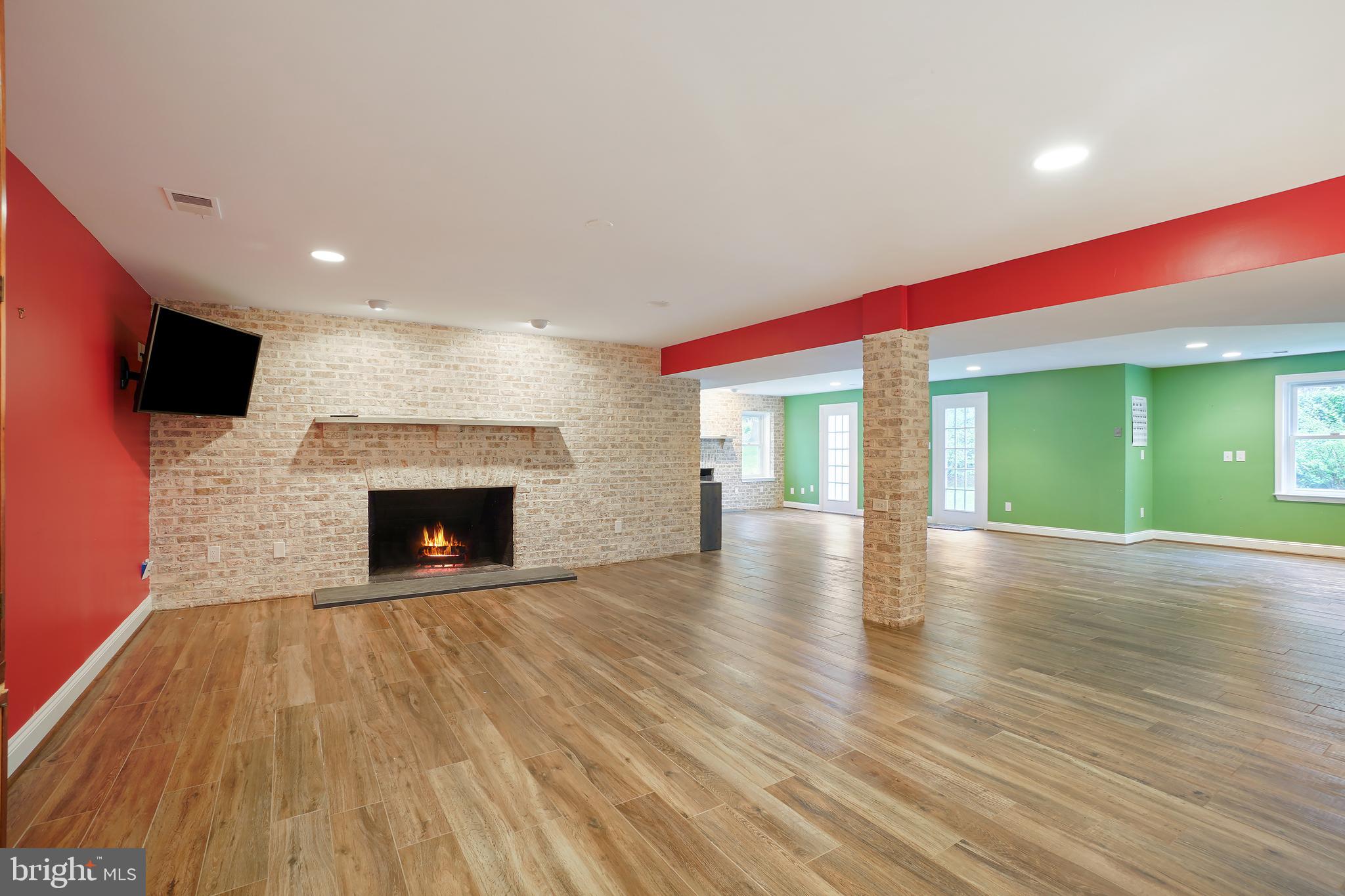 LAKE POTOMAC - Residential