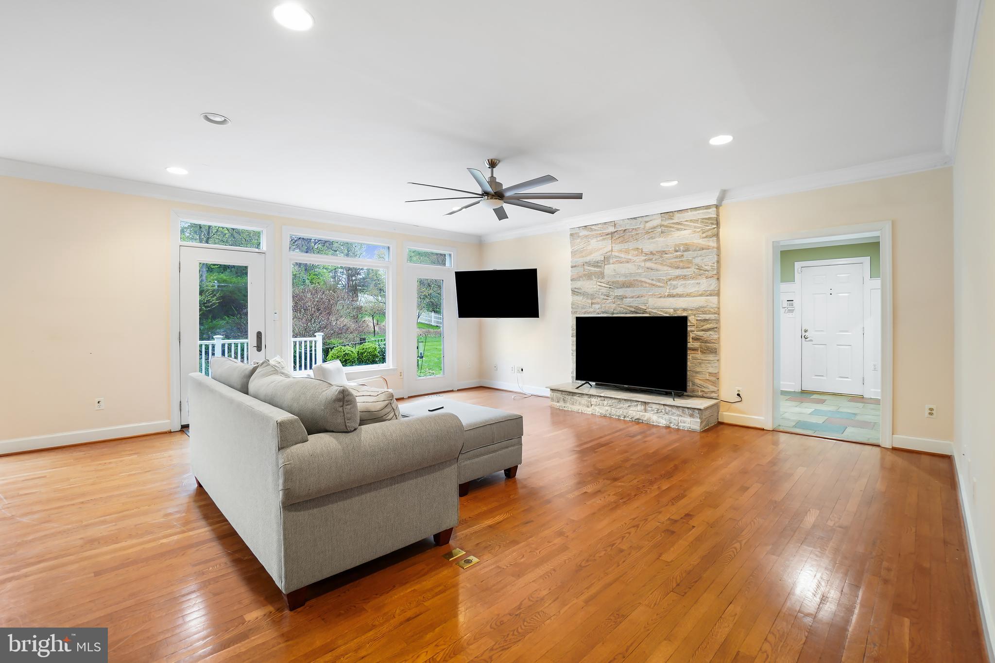 LAKE POTOMAC - Residential