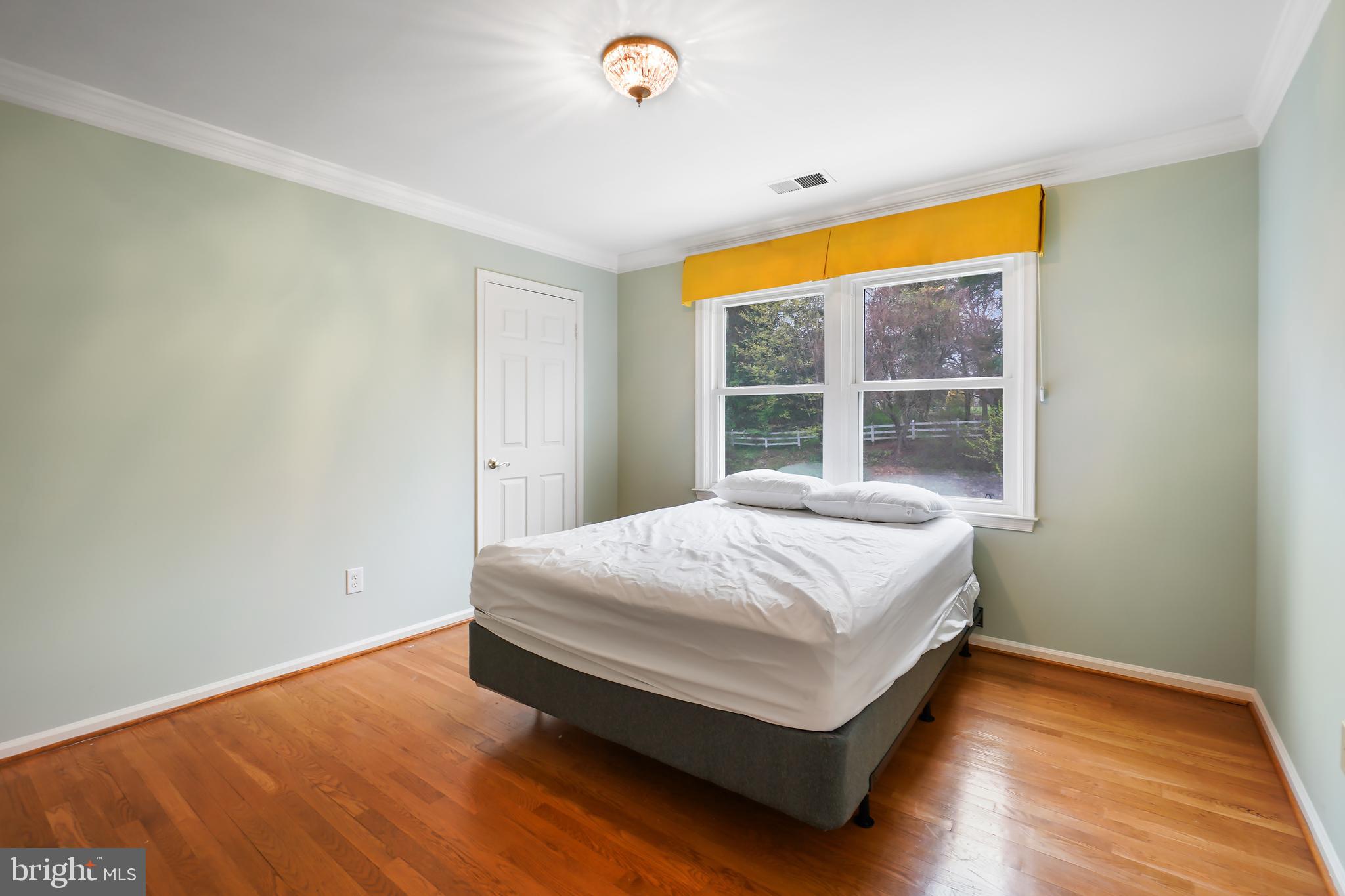 LAKE POTOMAC - Residential