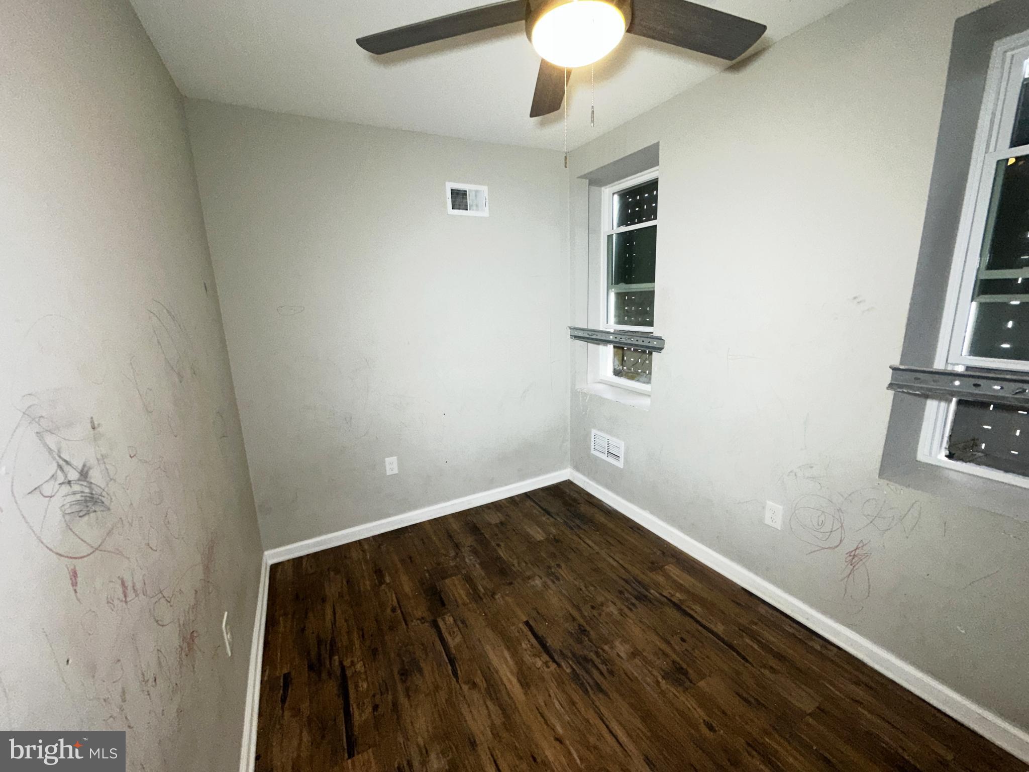 BRIDESBURG - Residential