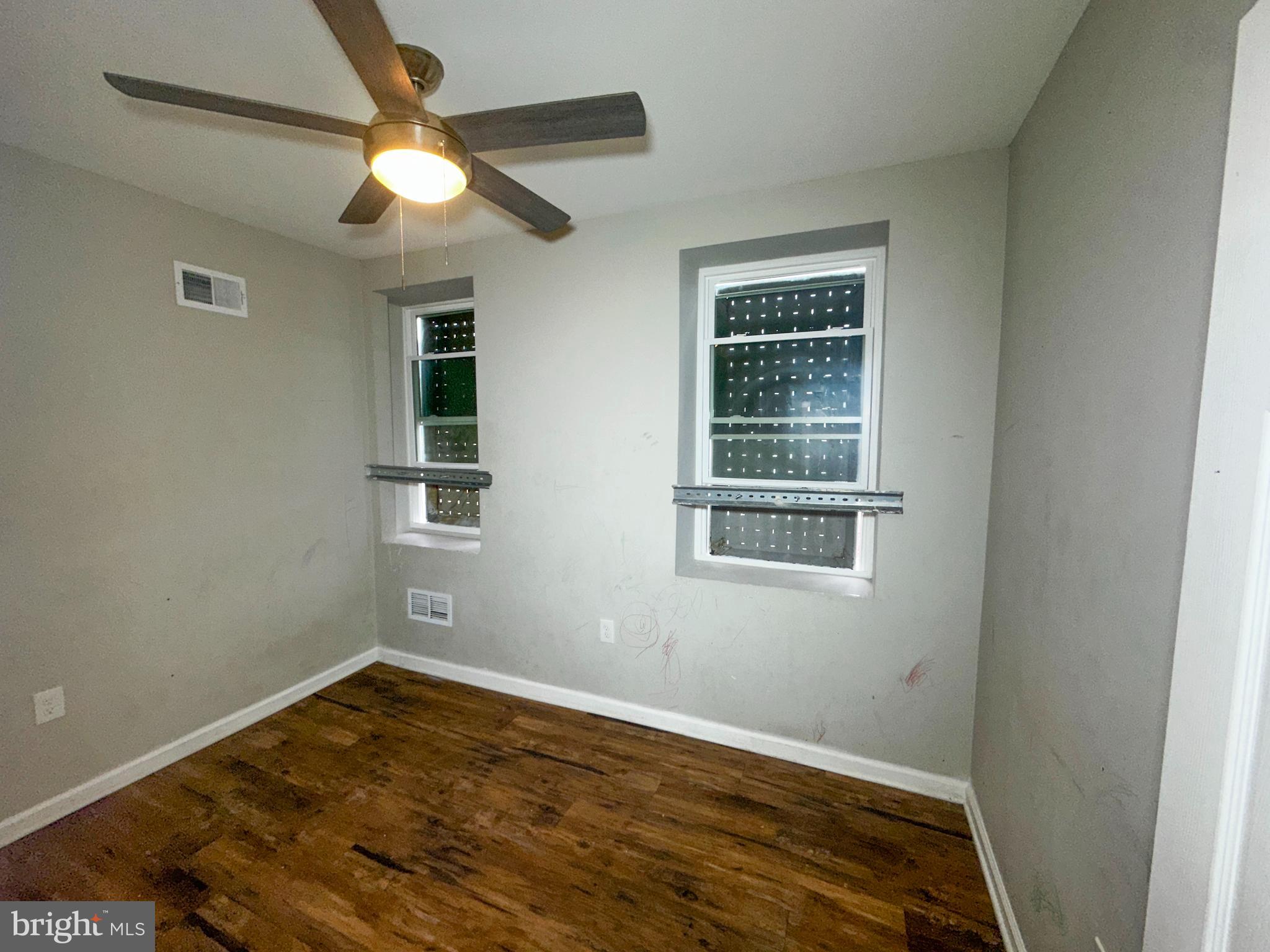 BRIDESBURG - Residential