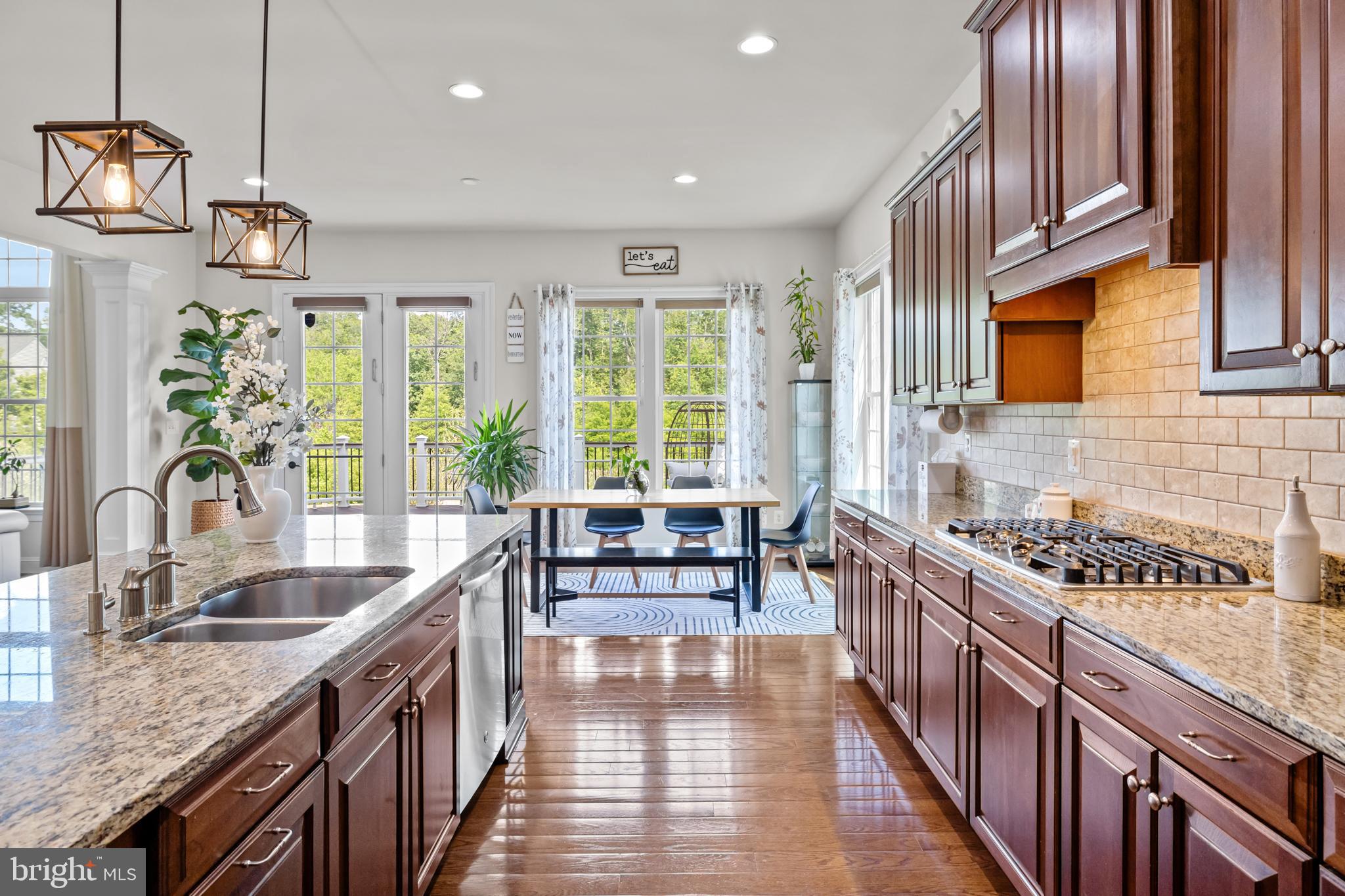 SEVEN HILLS - Residential