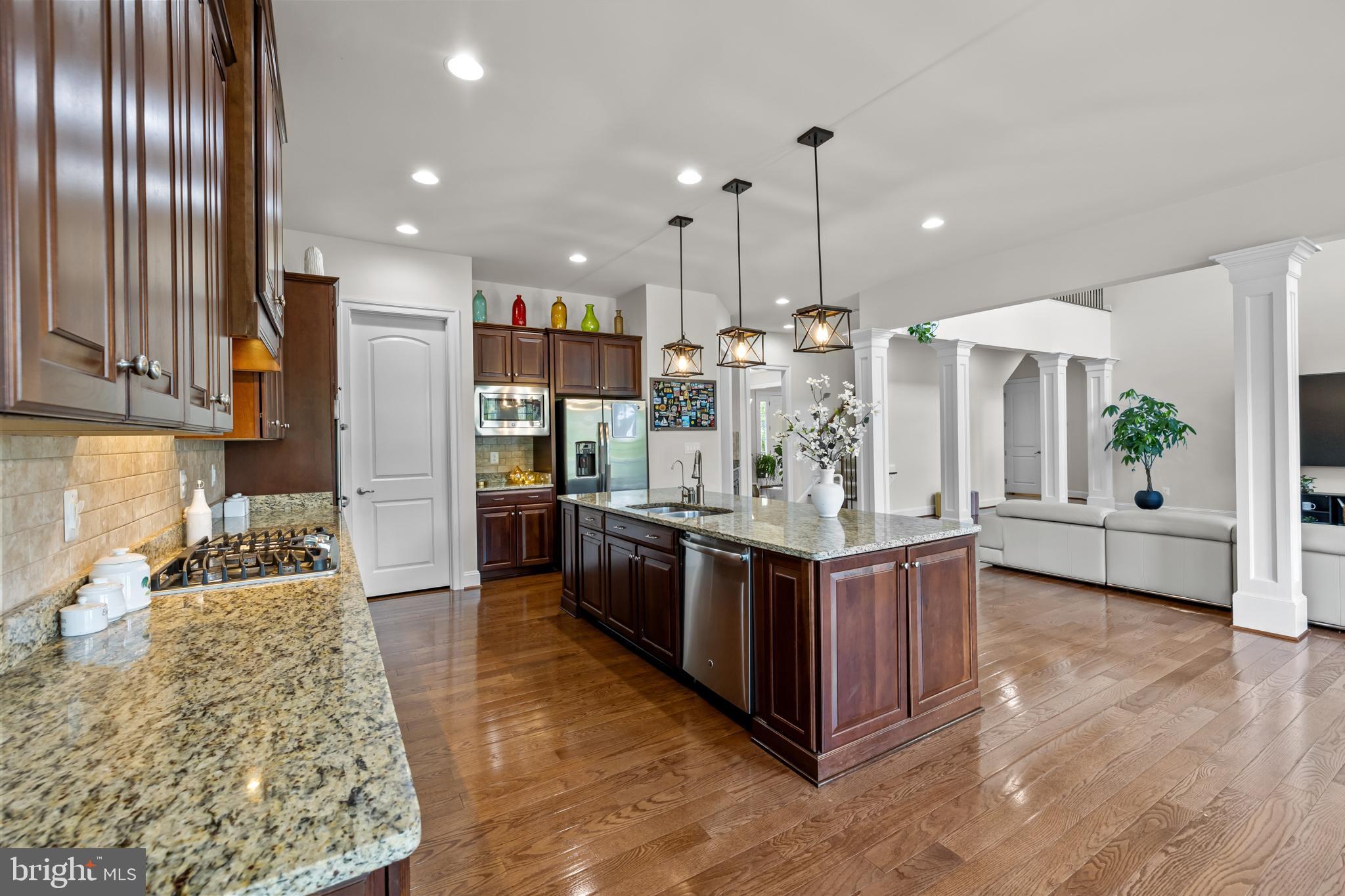 SEVEN HILLS - Residential