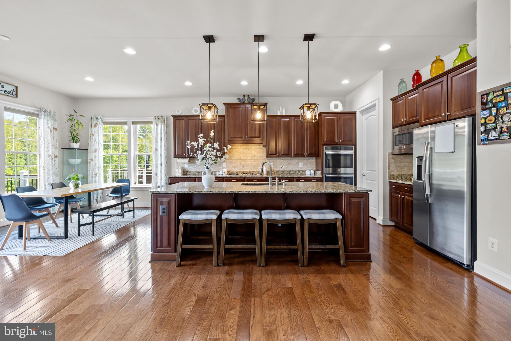 SEVEN HILLS - Residential
