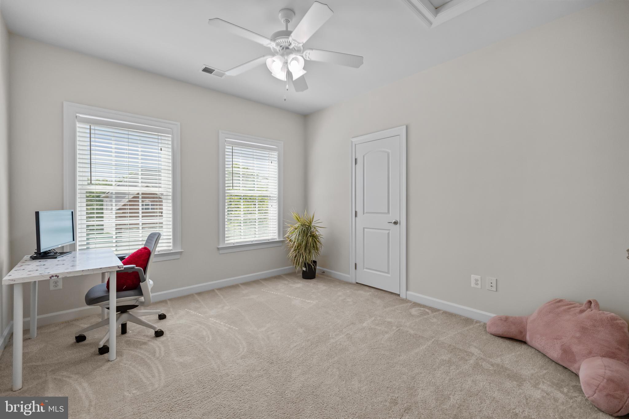 SEVEN HILLS - Residential