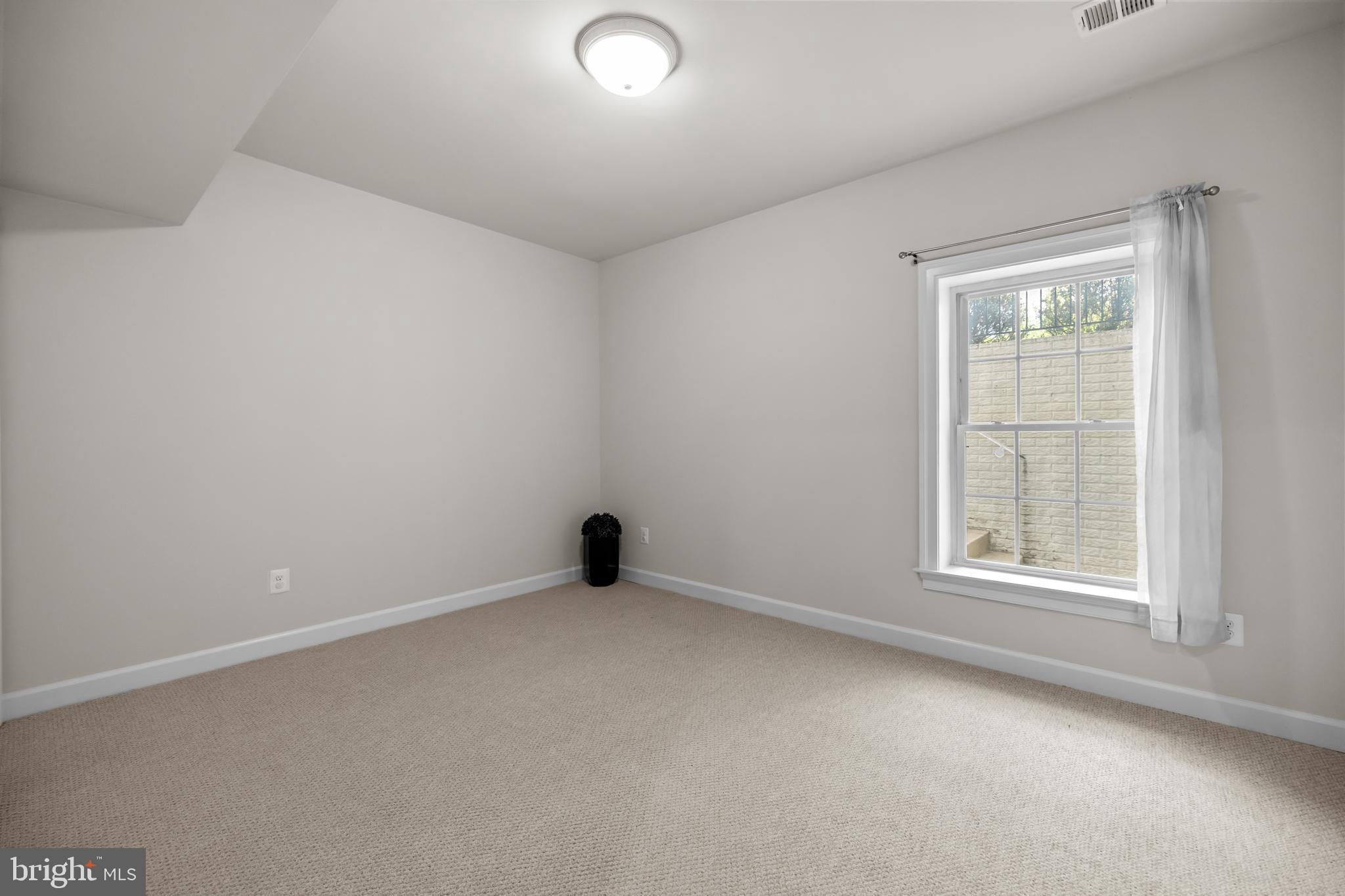 SEVEN HILLS - Residential