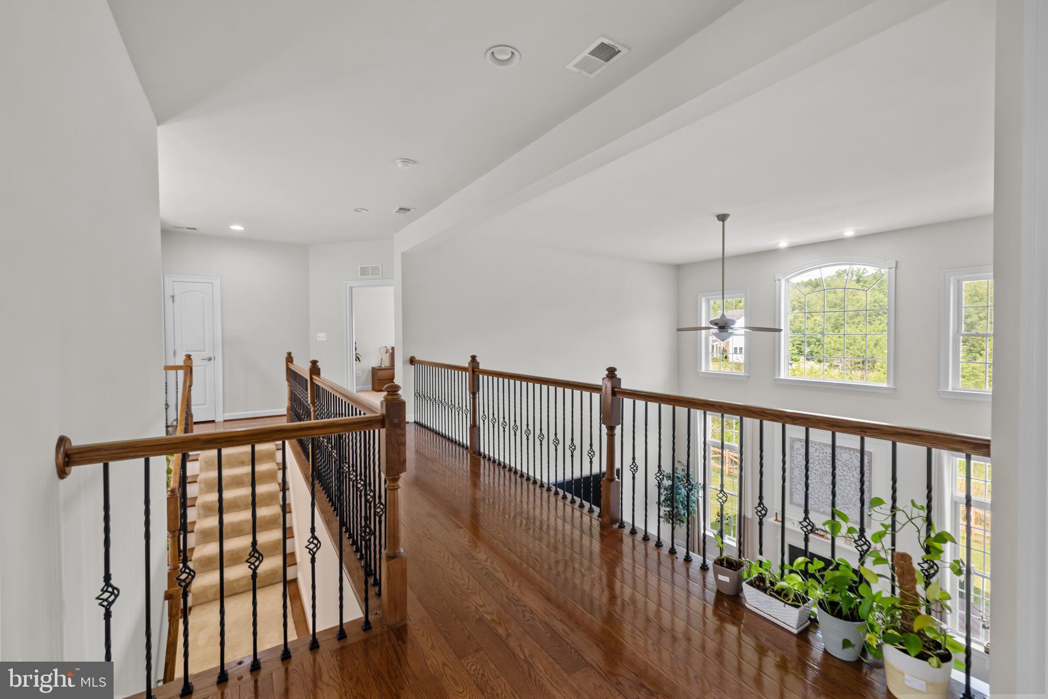 SEVEN HILLS - Residential