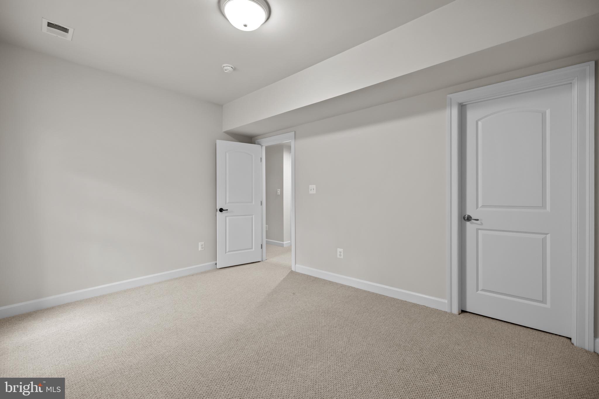SEVEN HILLS - Residential