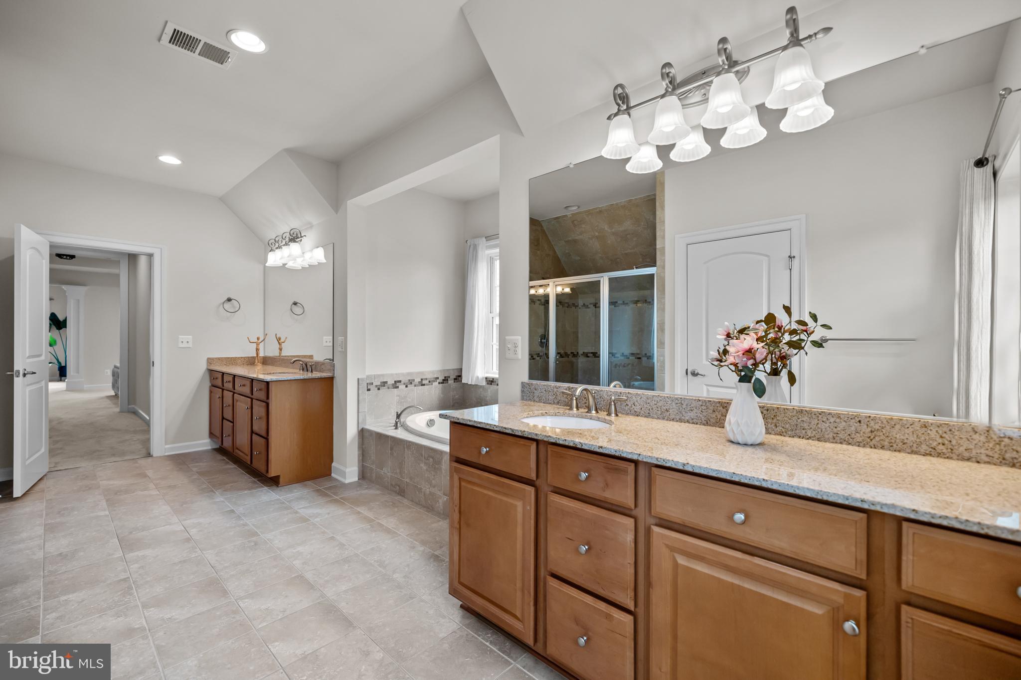 SEVEN HILLS - Residential