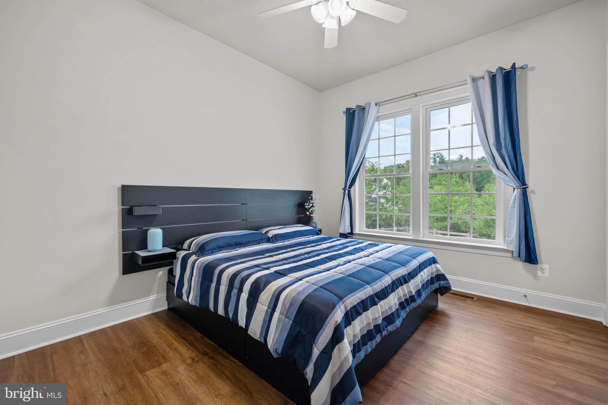 SEVEN HILLS - Residential