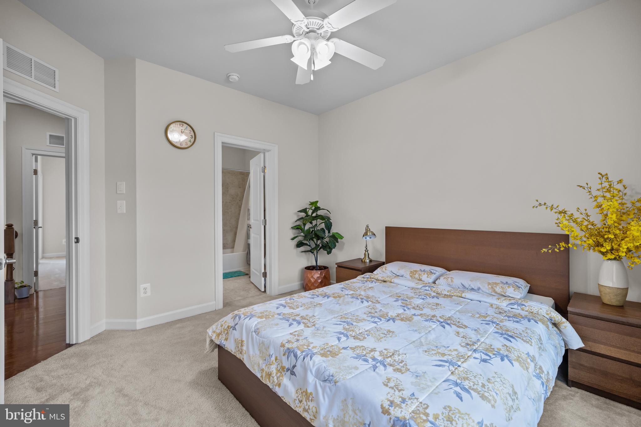 SEVEN HILLS - Residential
