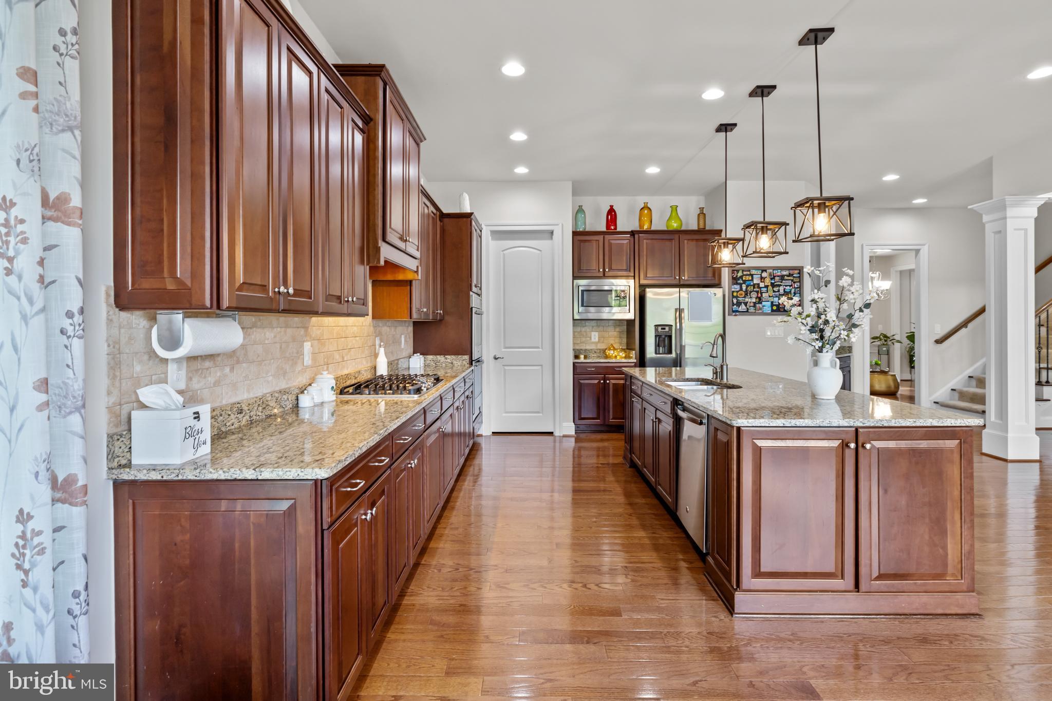 SEVEN HILLS - Residential