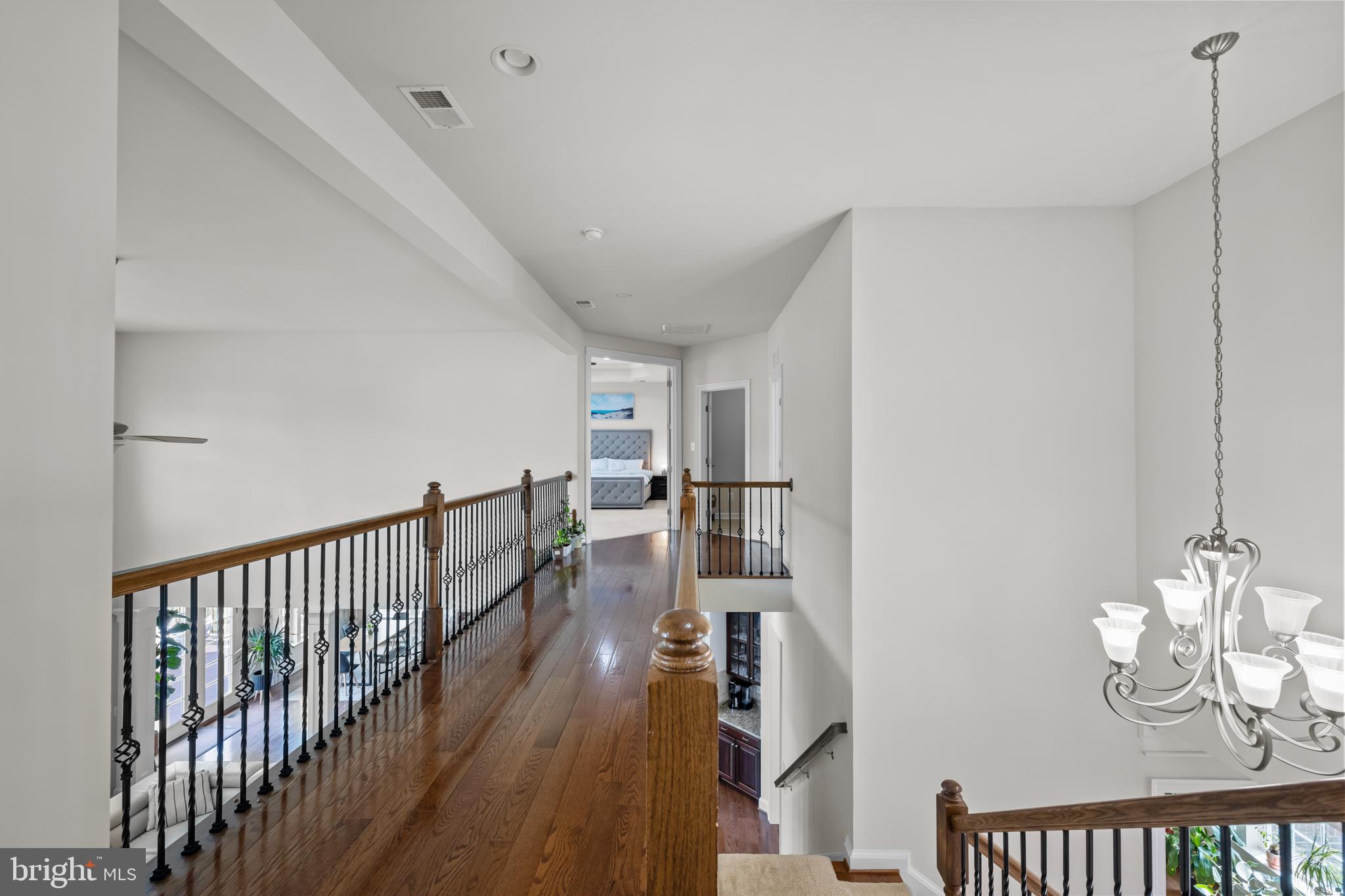 SEVEN HILLS - Residential
