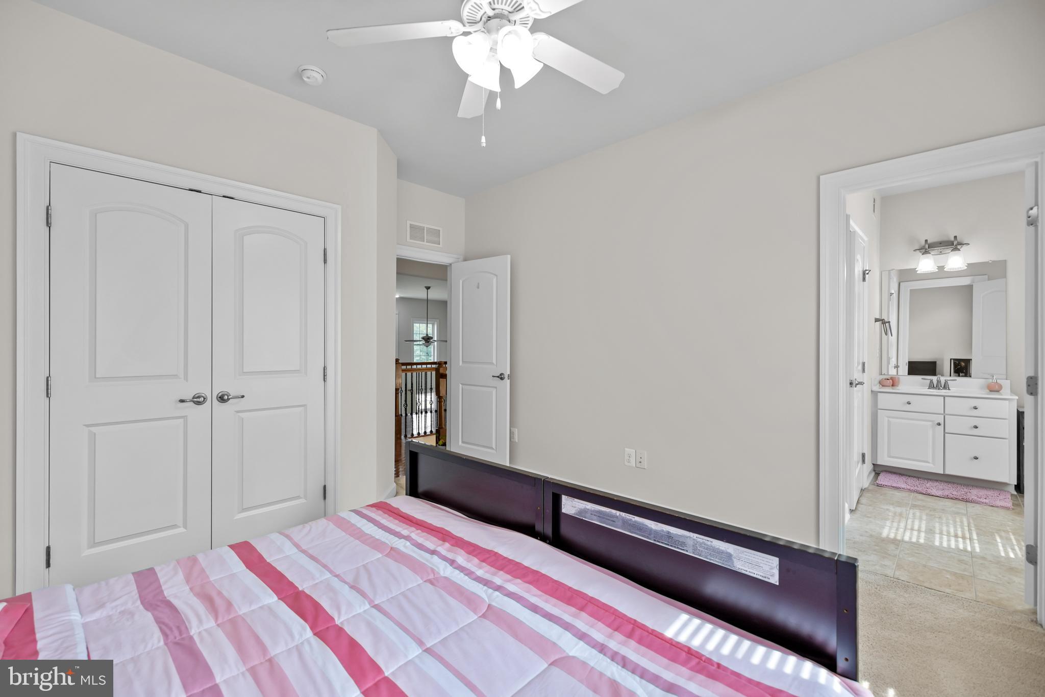 SEVEN HILLS - Residential