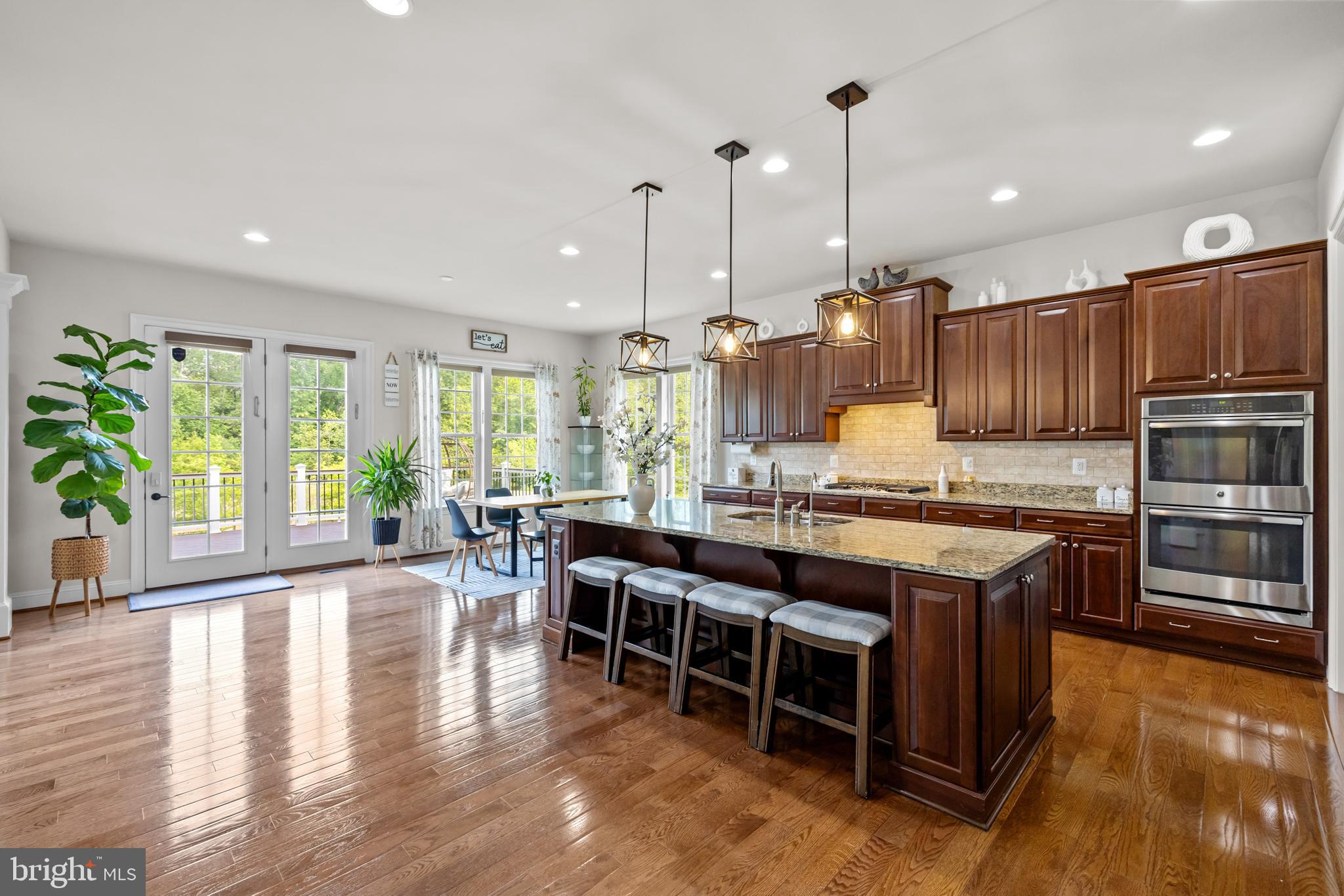 SEVEN HILLS - Residential
