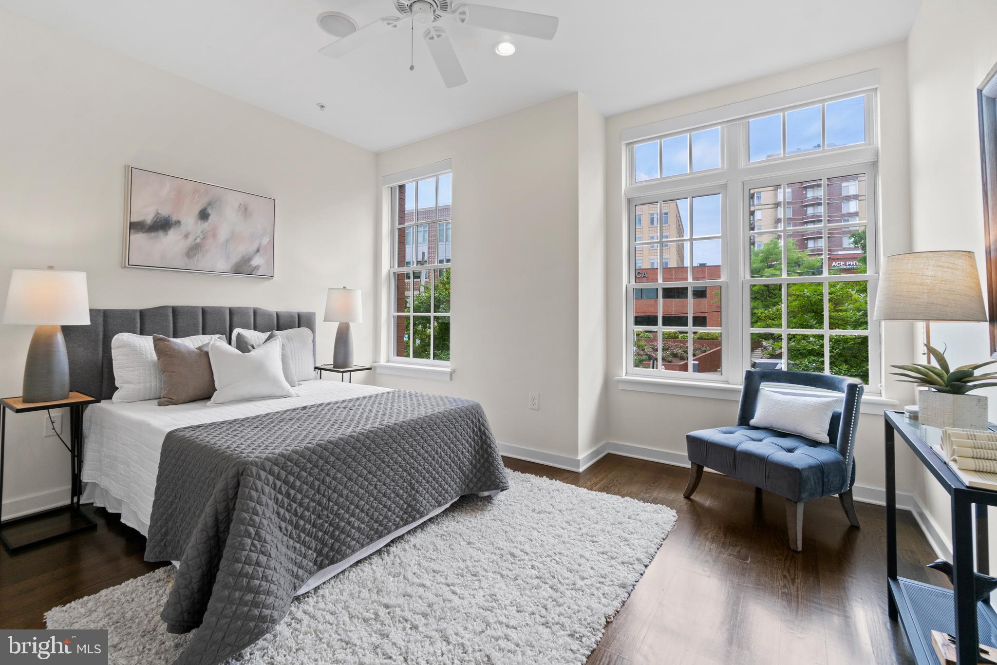 GASLIGHT SQUARE - Residential