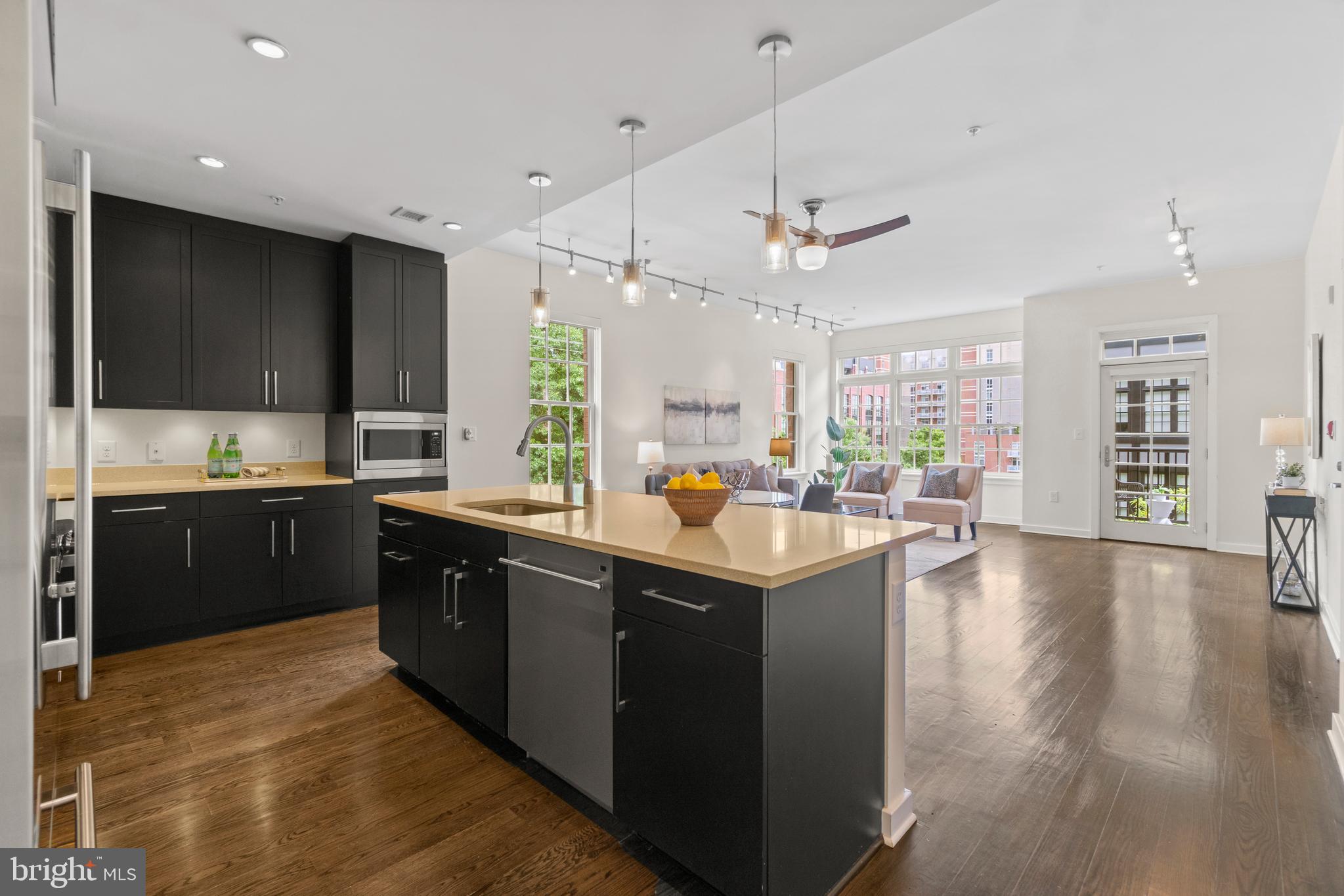 GASLIGHT SQUARE - Residential