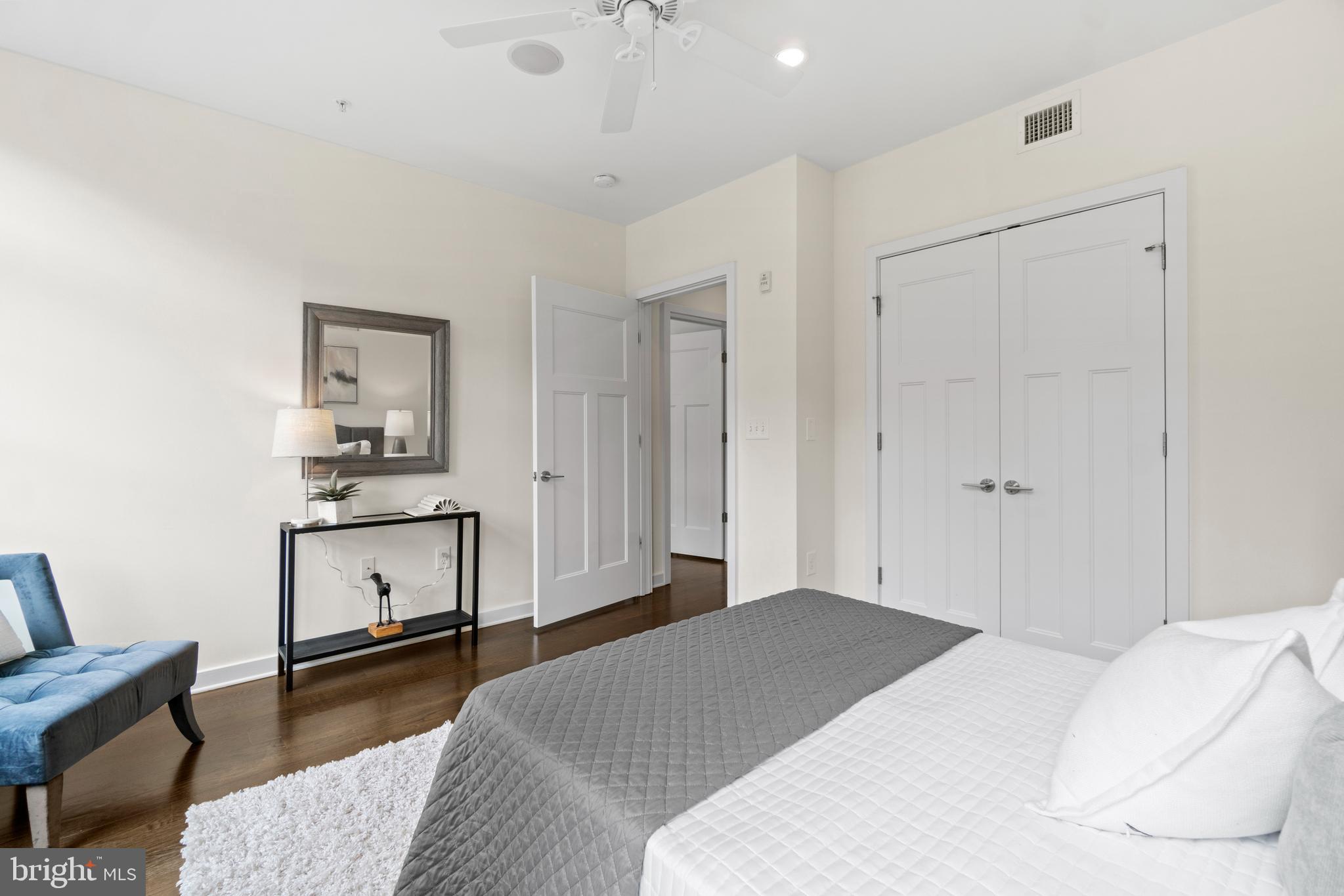 GASLIGHT SQUARE - Residential