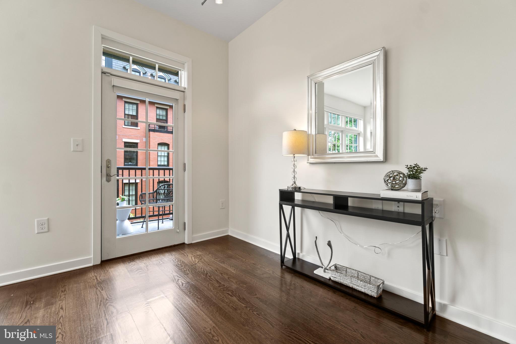 GASLIGHT SQUARE - Residential