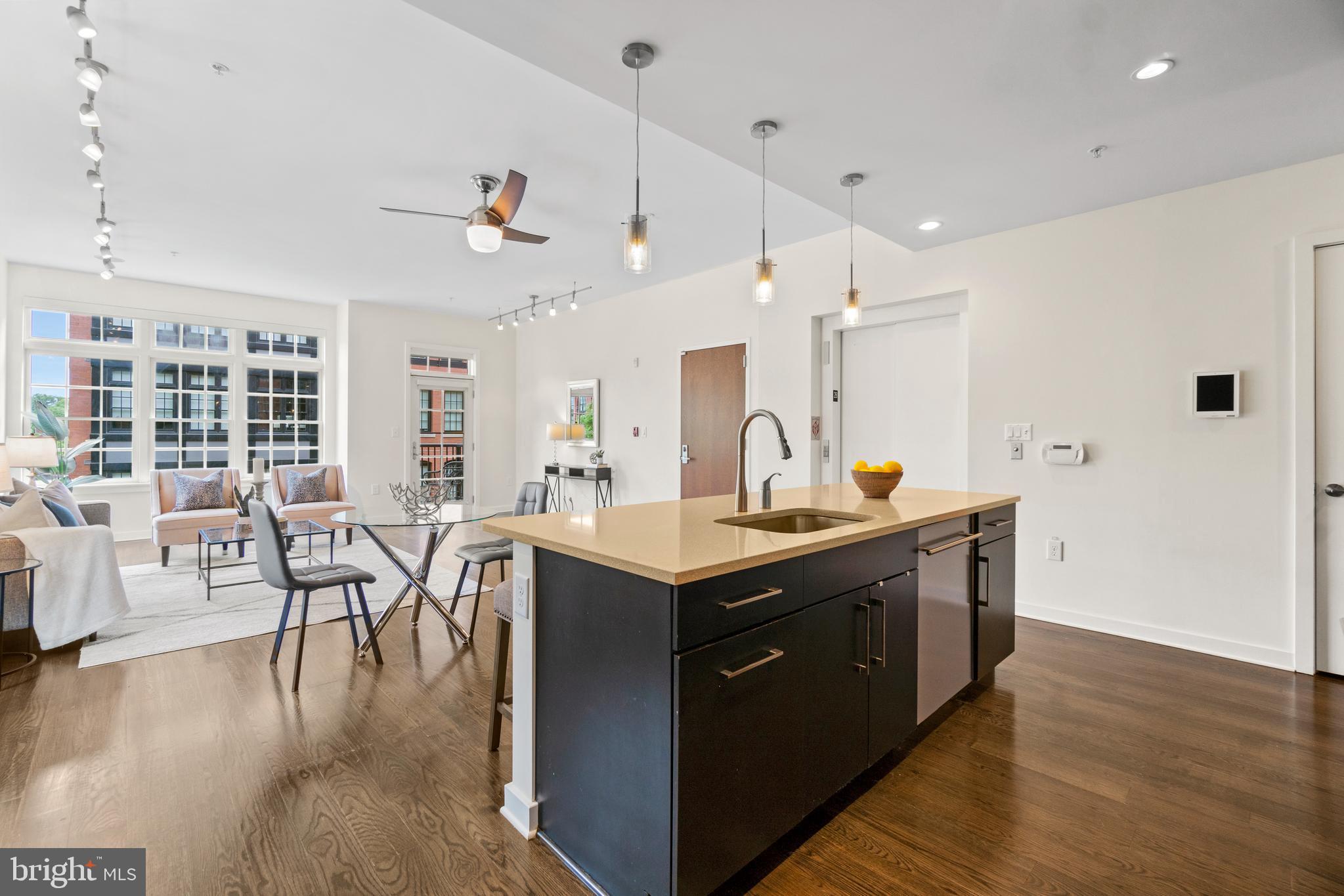 GASLIGHT SQUARE - Residential