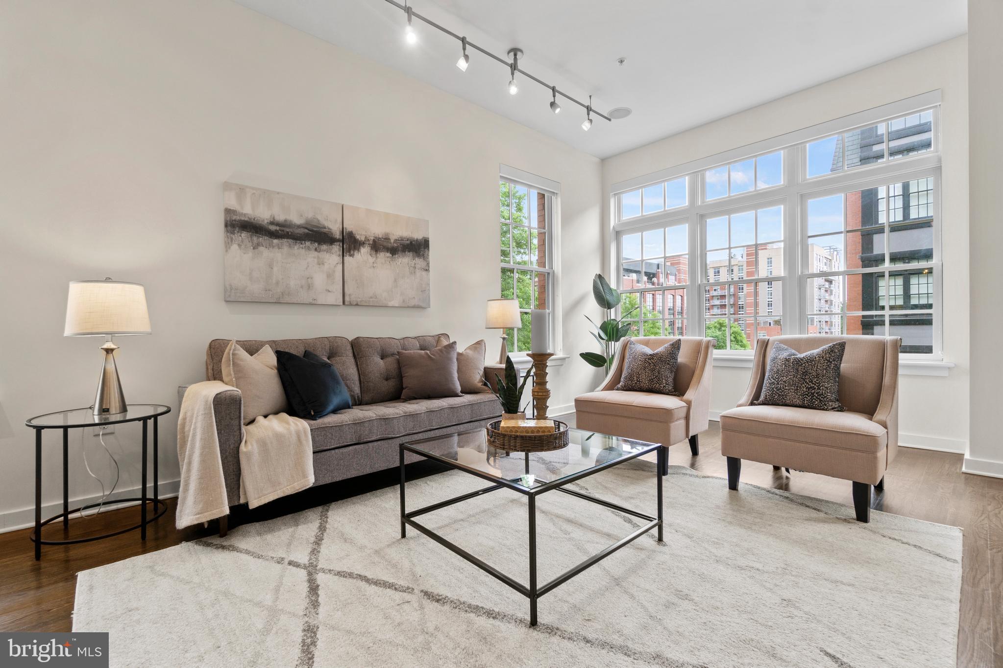 GASLIGHT SQUARE - Residential