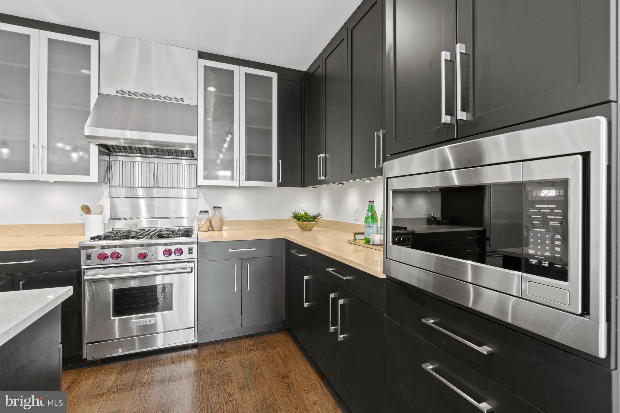 GASLIGHT SQUARE - Residential