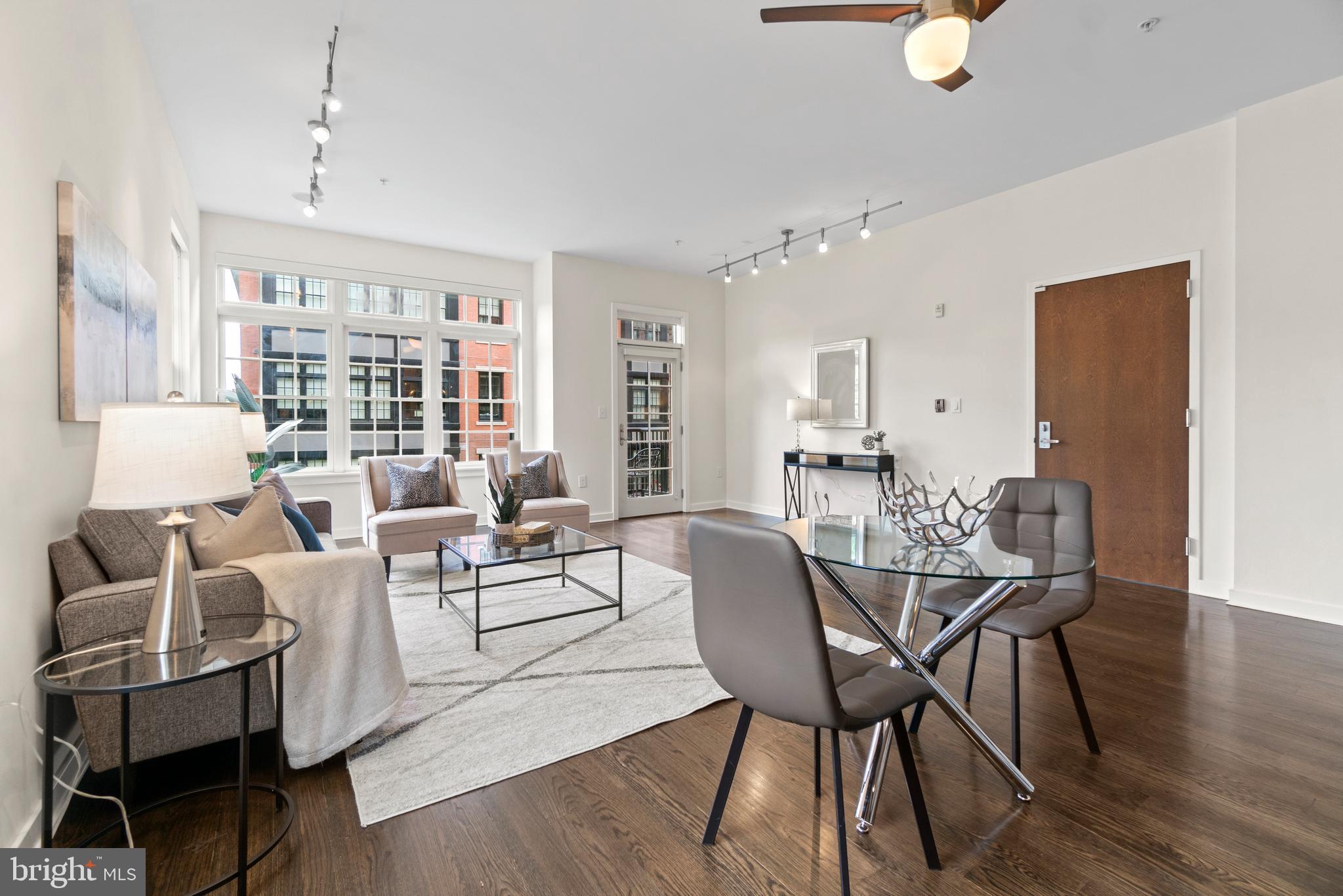 GASLIGHT SQUARE - Residential