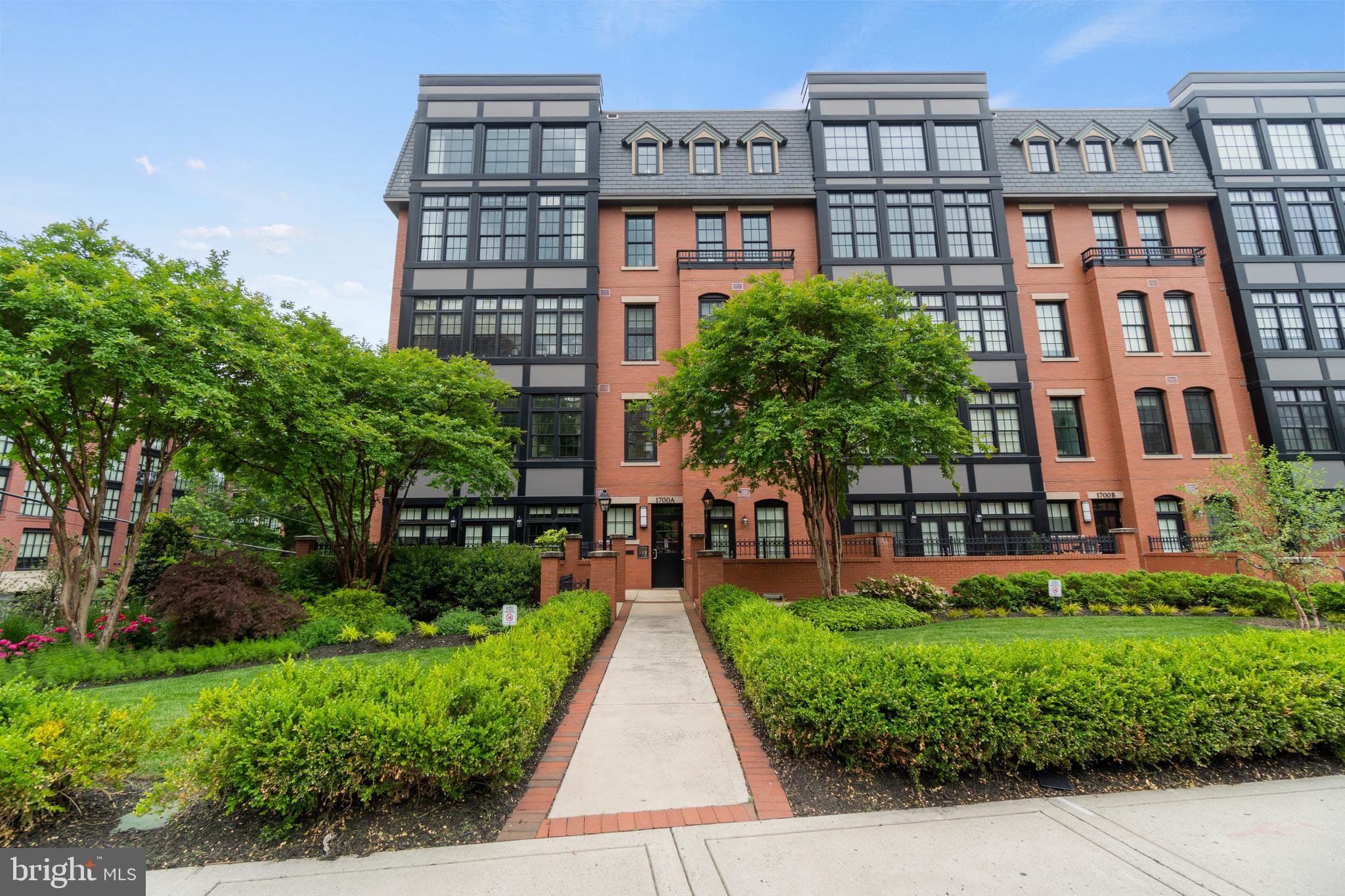 GASLIGHT SQUARE - Residential