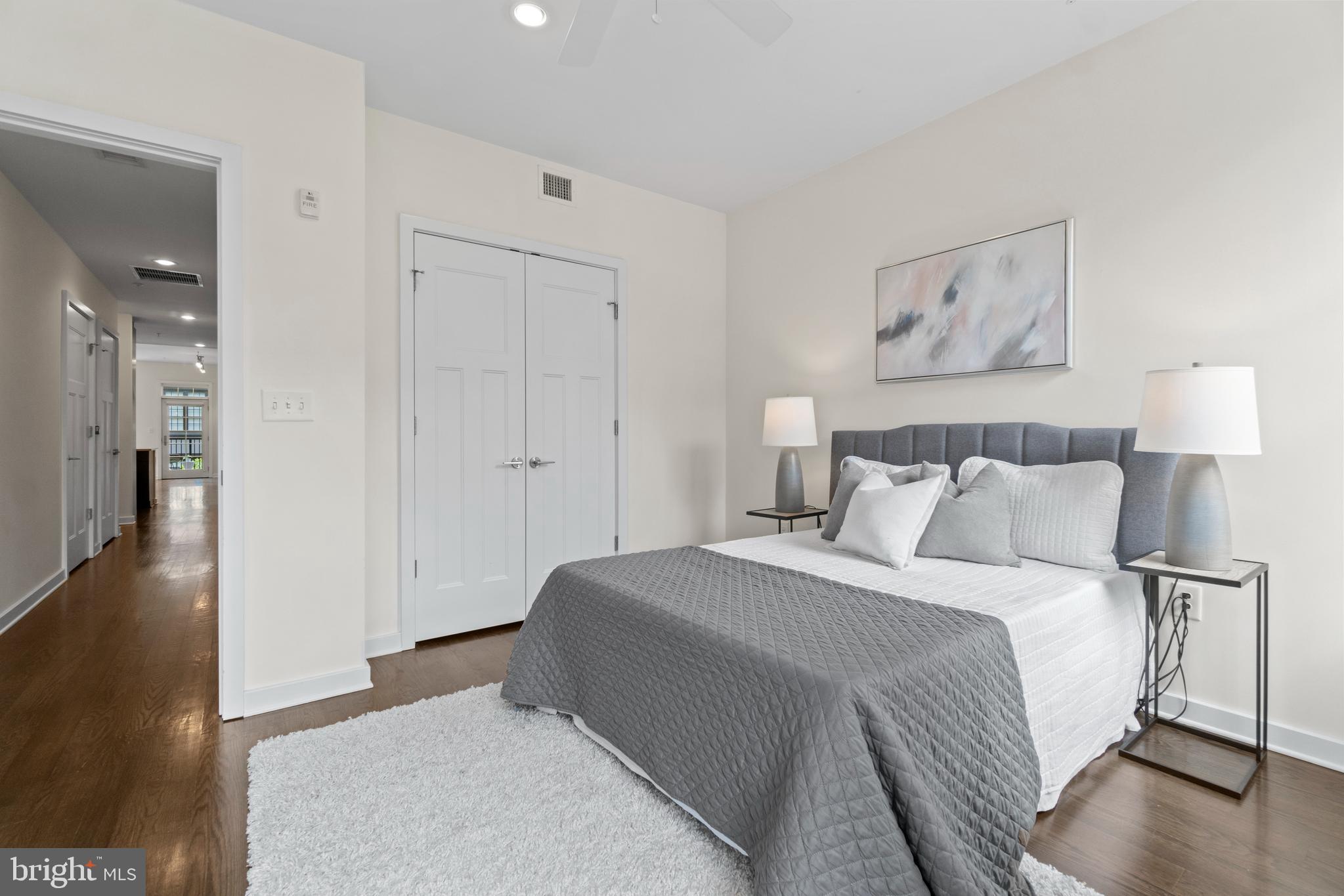 GASLIGHT SQUARE - Residential