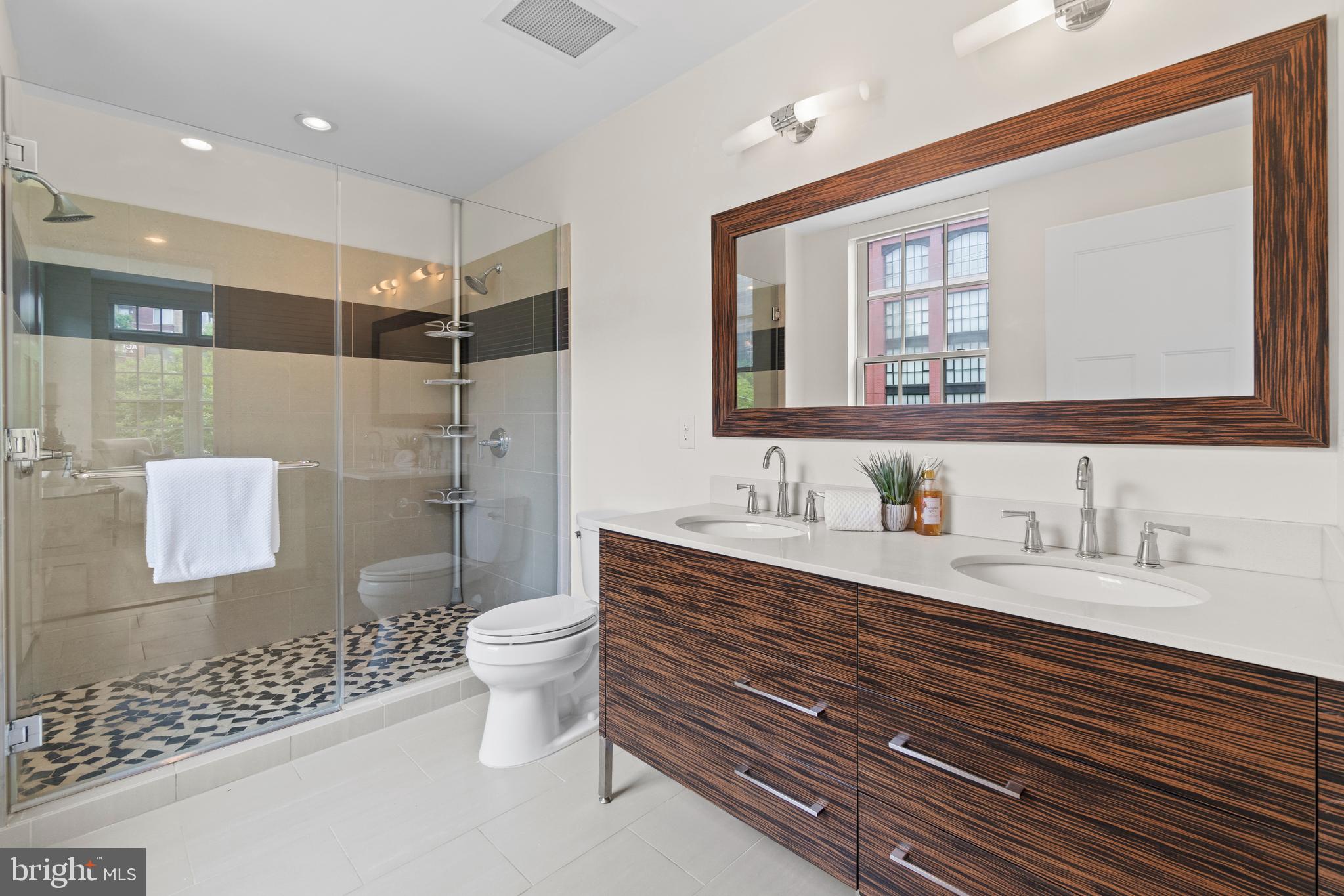 GASLIGHT SQUARE - Residential