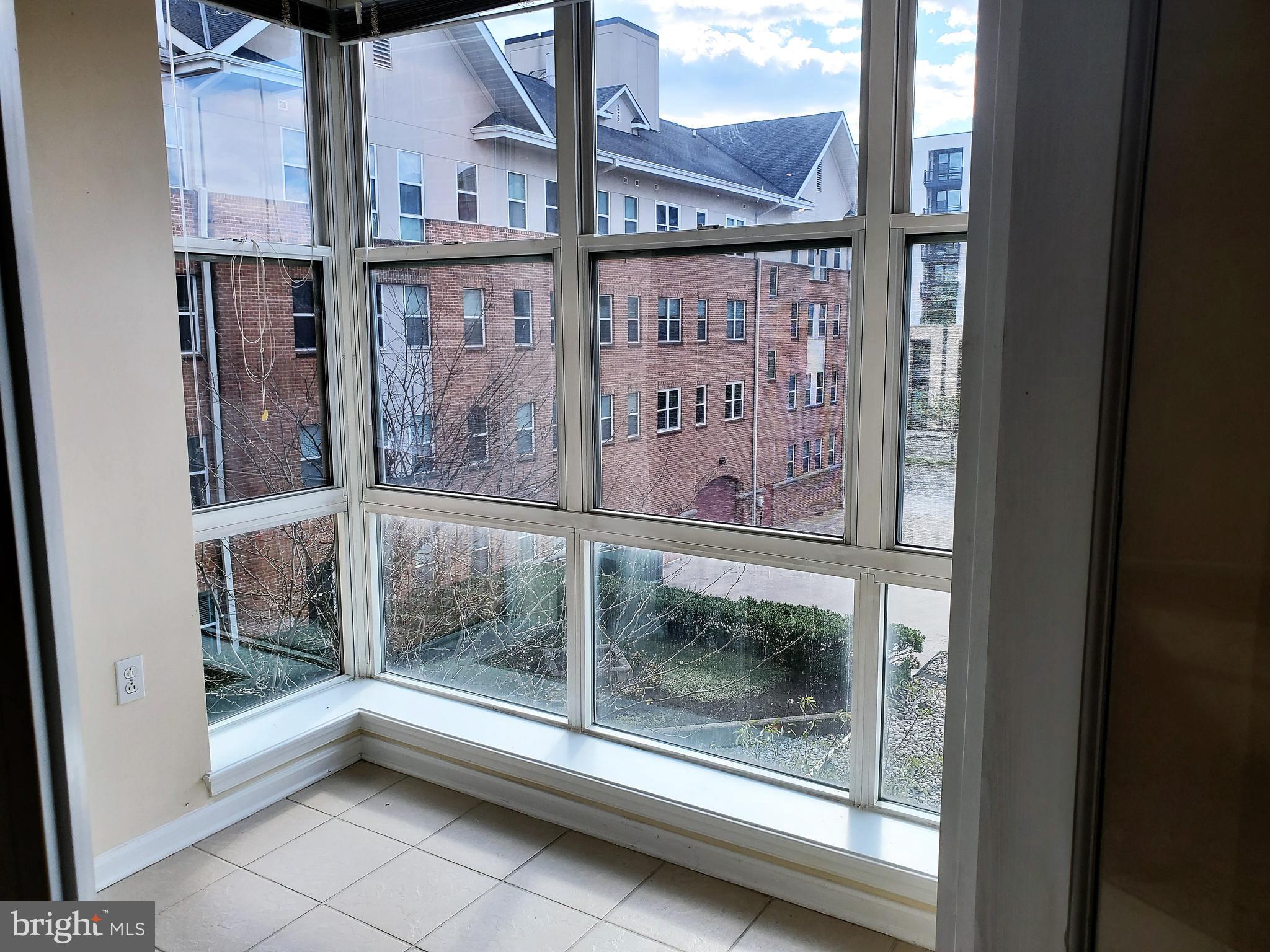 PIERSIDE AT HARBORVIEW - Residential Lease