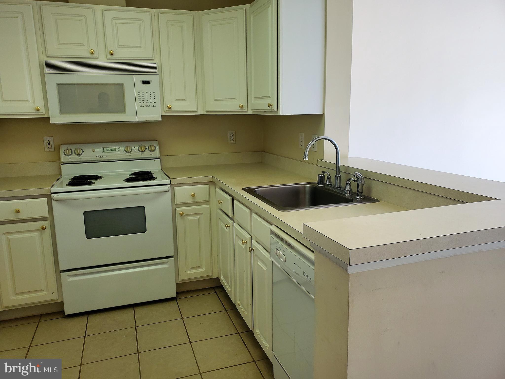 PIERSIDE AT HARBORVIEW - Residential Lease