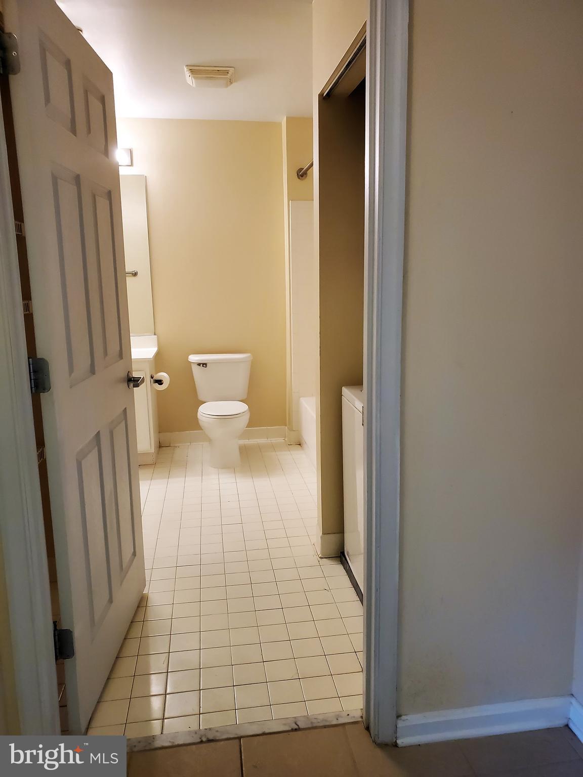 PIERSIDE AT HARBORVIEW - Residential Lease