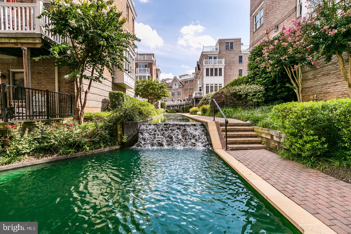 PIERSIDE AT HARBORVIEW - Residential Lease