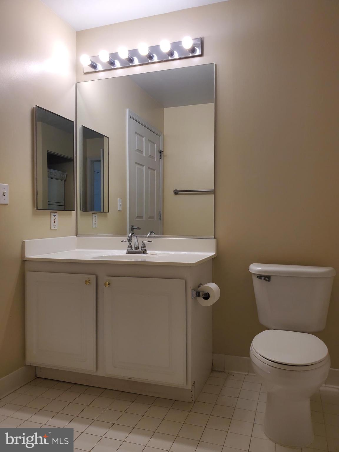 PIERSIDE AT HARBORVIEW - Residential Lease