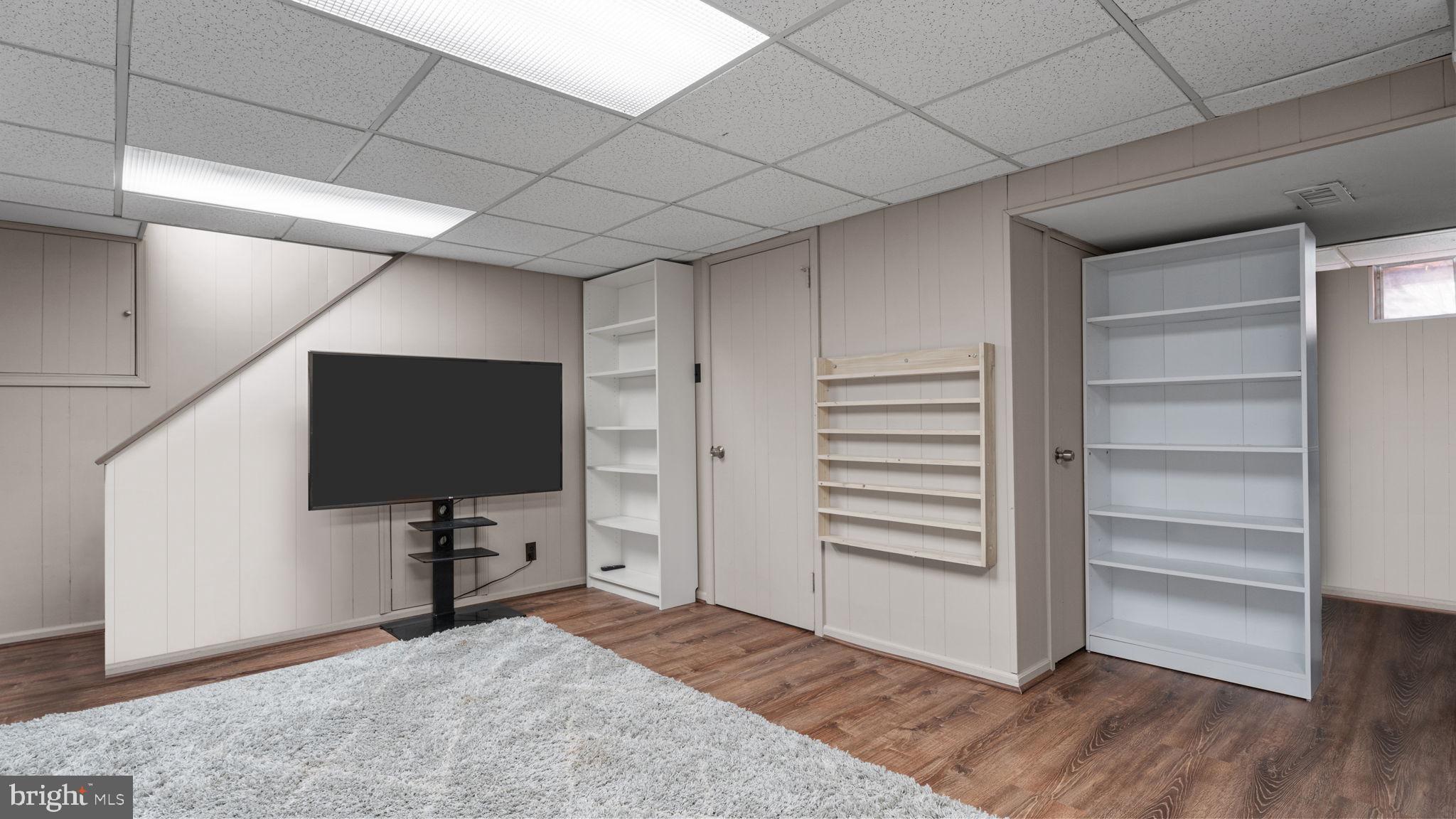 WOODLYN CROSSING - Residential