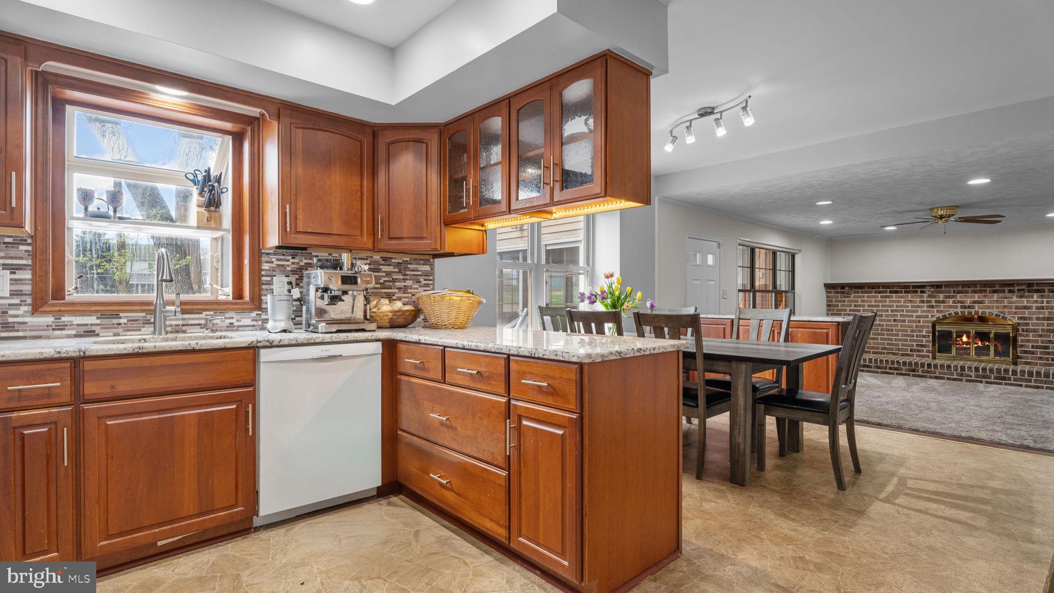 WOODLYN CROSSING - Residential