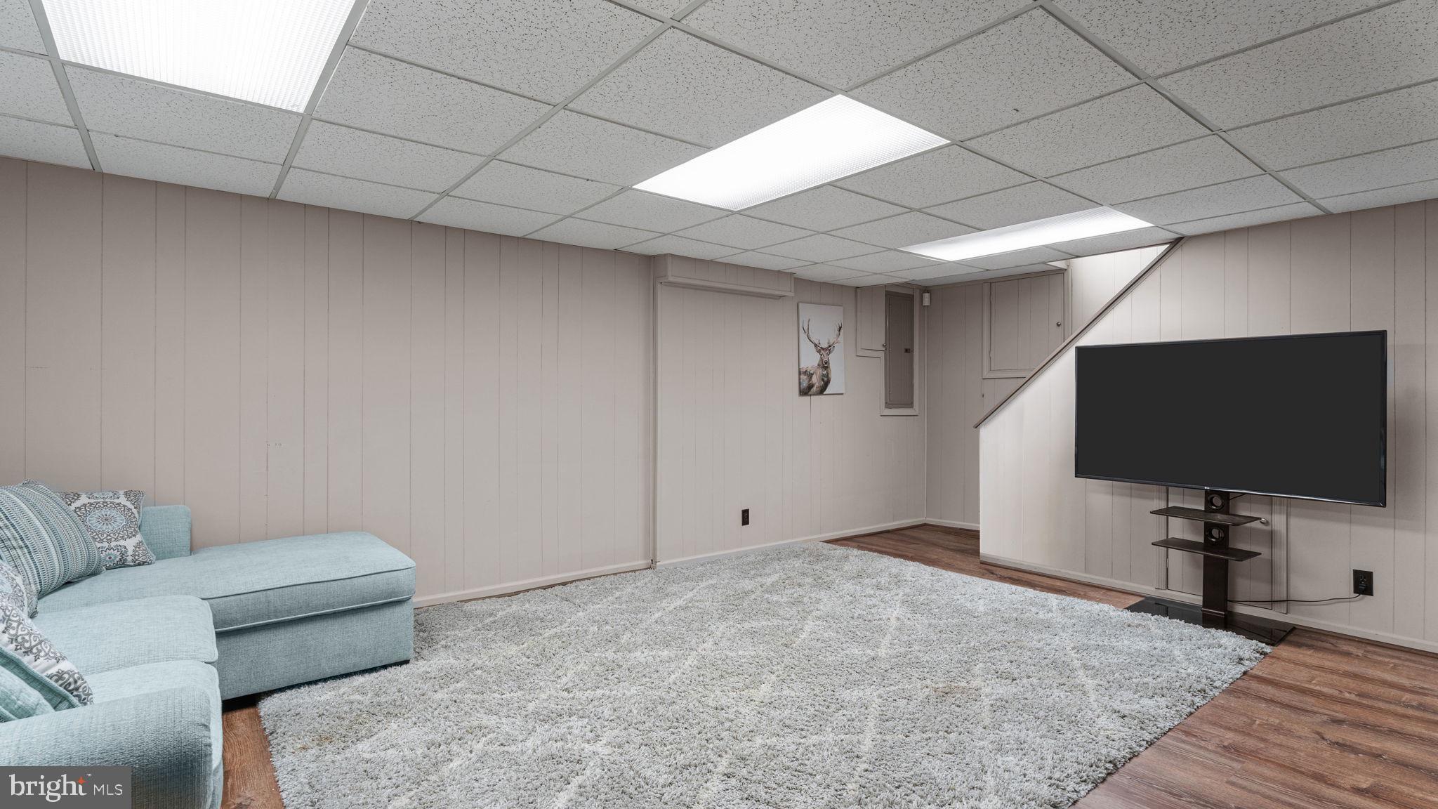 WOODLYN CROSSING - Residential