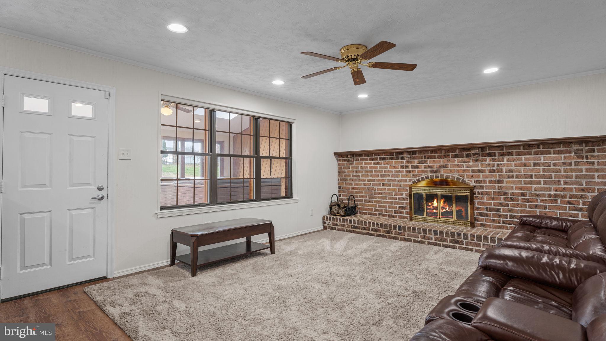 WOODLYN CROSSING - Residential