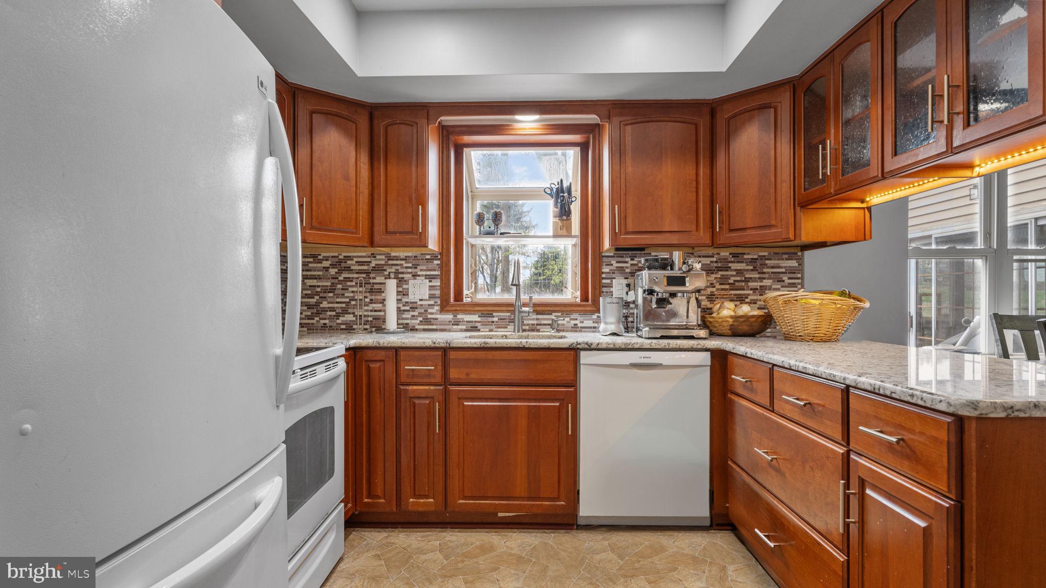 WOODLYN CROSSING - Residential