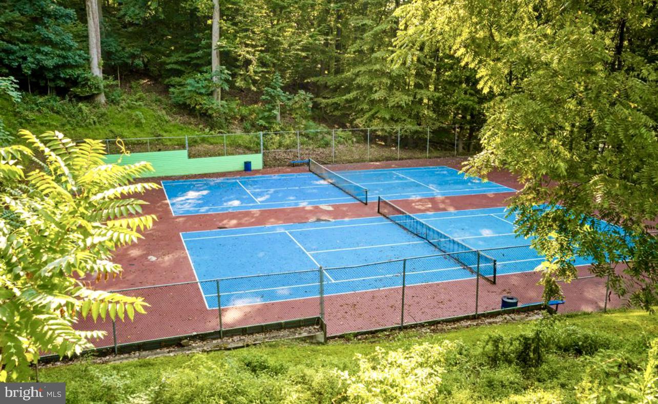 WOODLYN CROSSING - Residential